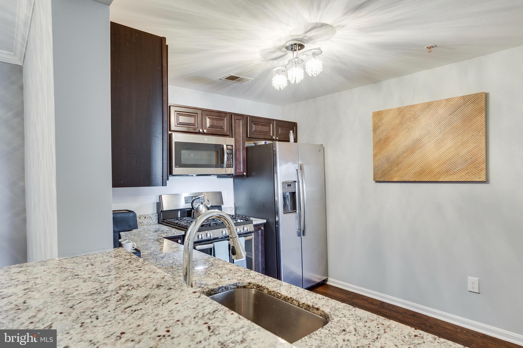 SUMMERHOUSE CONDO - Residential