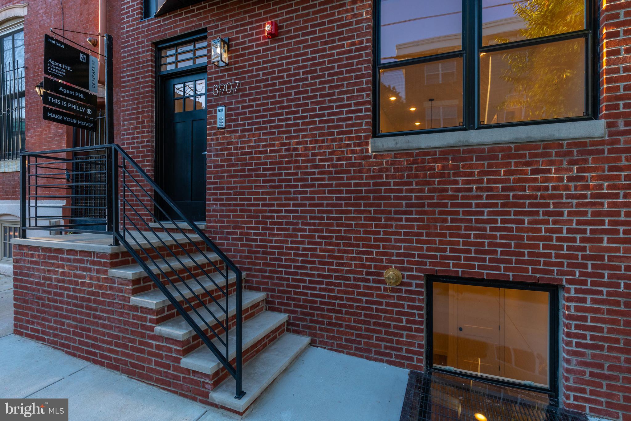 UNIVERSITY CITY - Residential Income