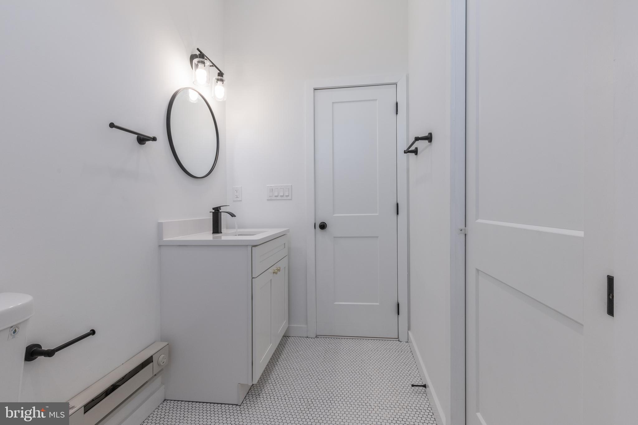 UNIVERSITY CITY - Residential Income