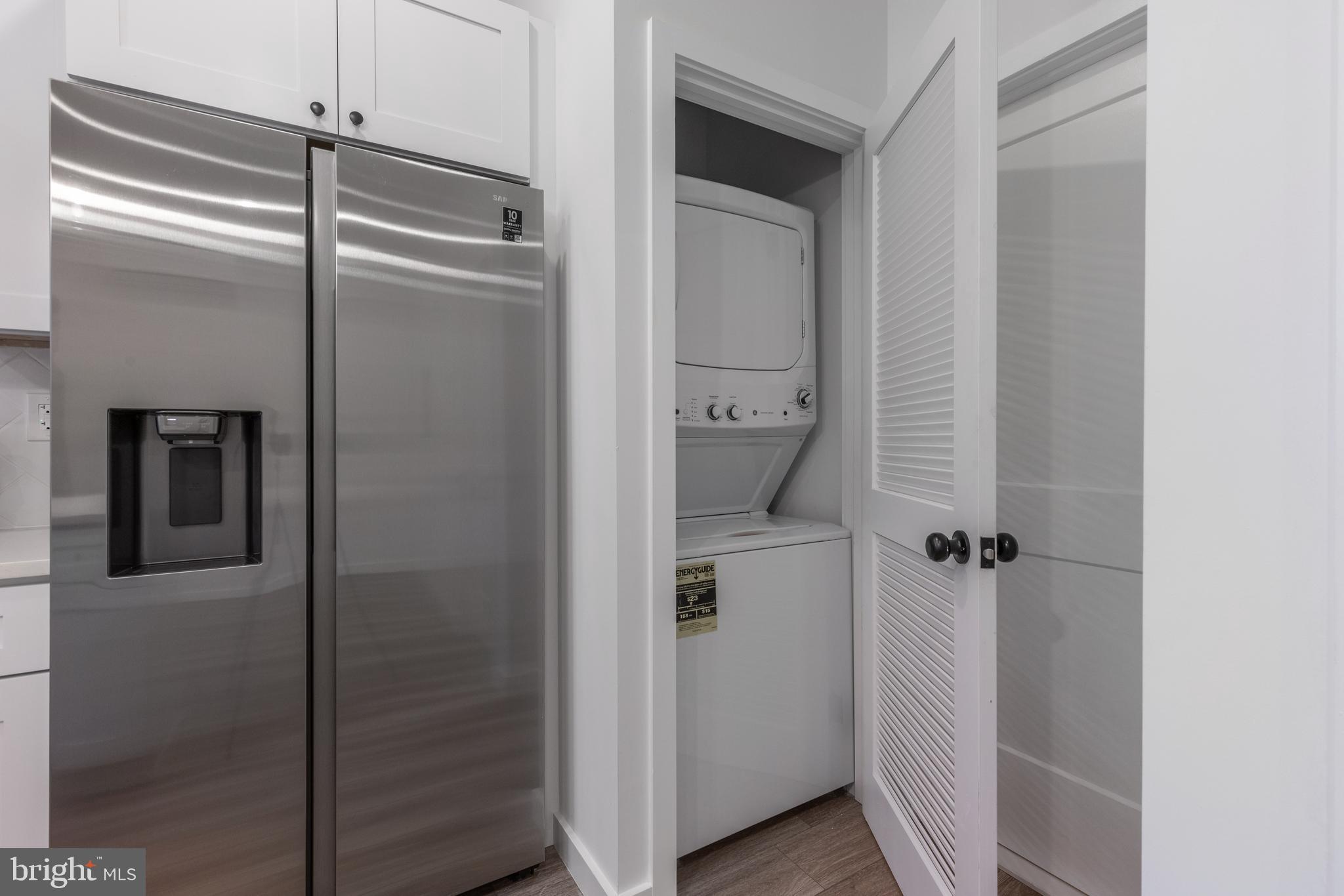 UNIVERSITY CITY - Residential Income