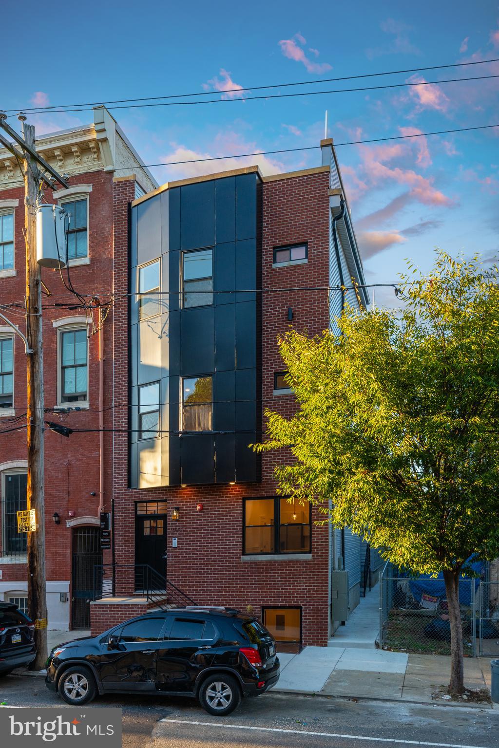 UNIVERSITY CITY - Residential Income