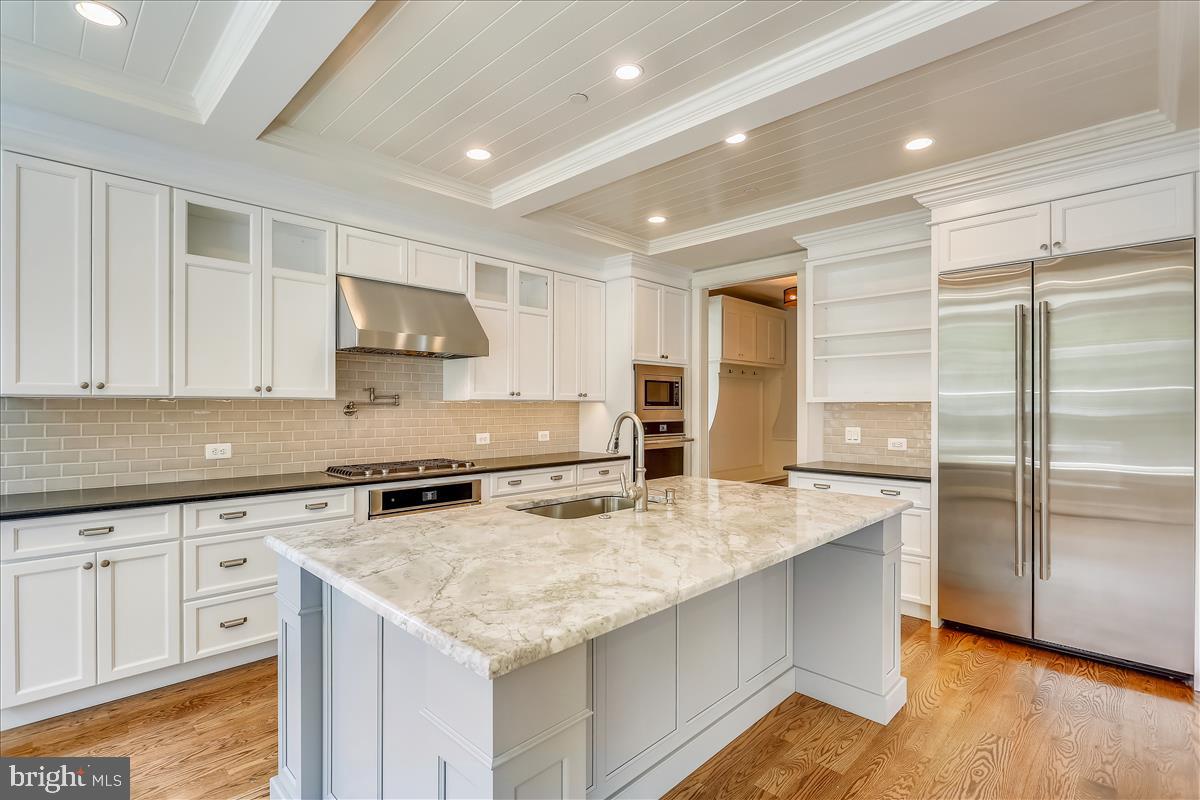 HENDRY ESTATES - Residential