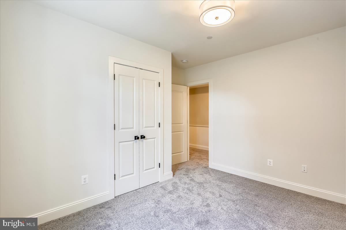 HENDRY ESTATES - Residential