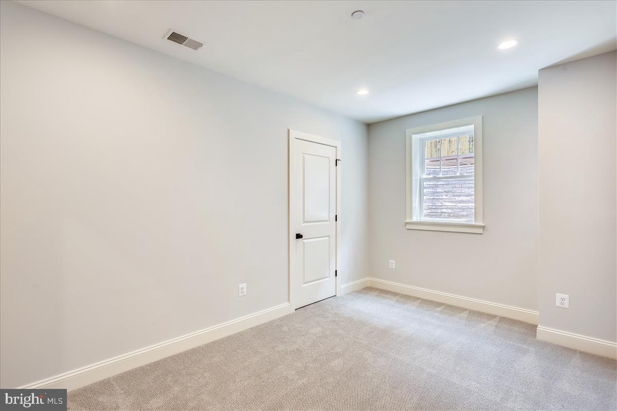 HENDRY ESTATES - Residential