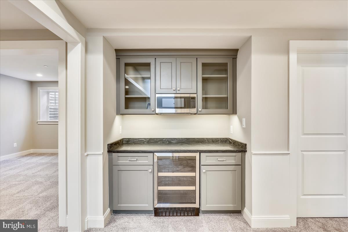 HENDRY ESTATES - Residential