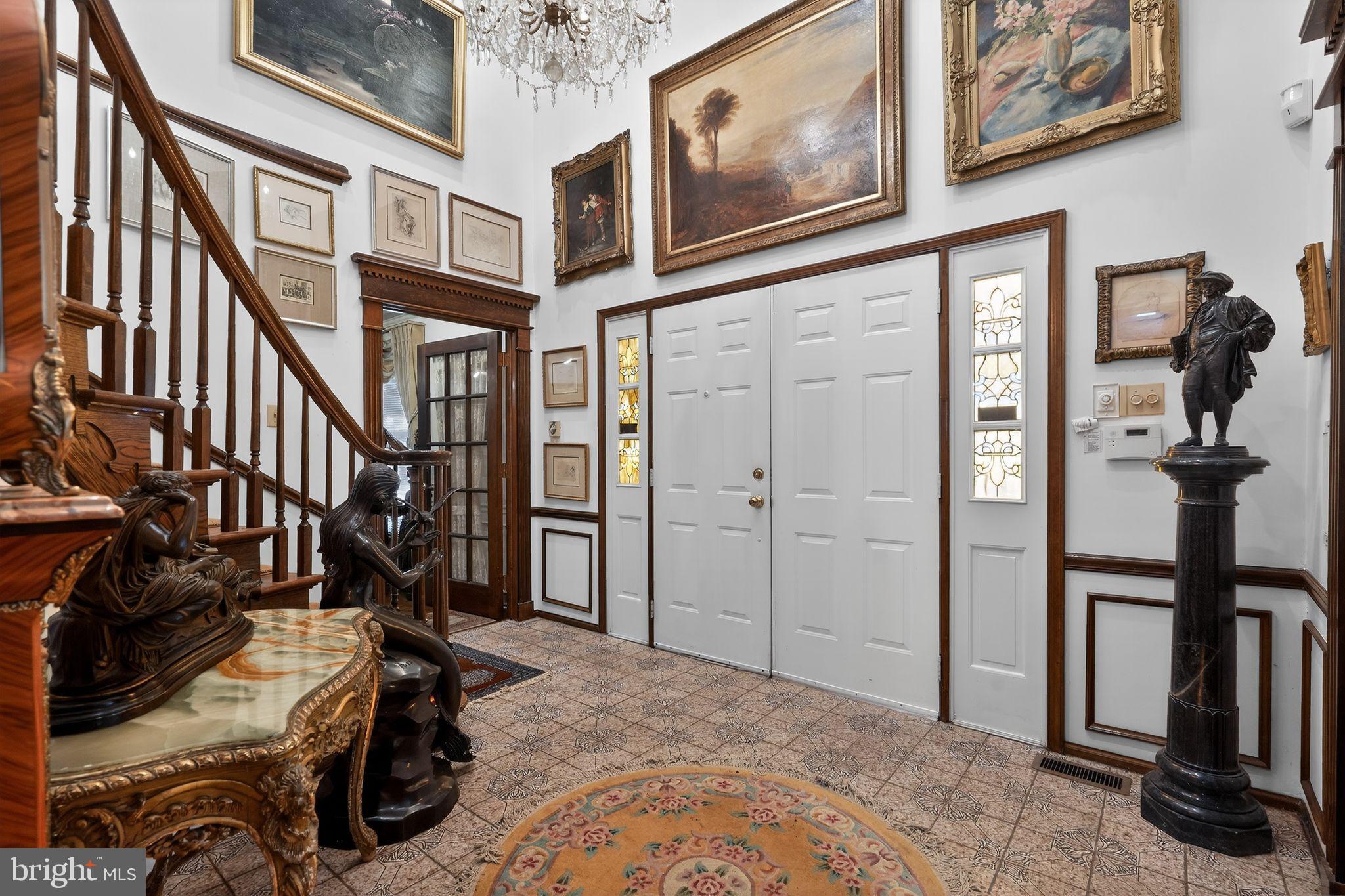 MAKEFIELD CHASE - Residential