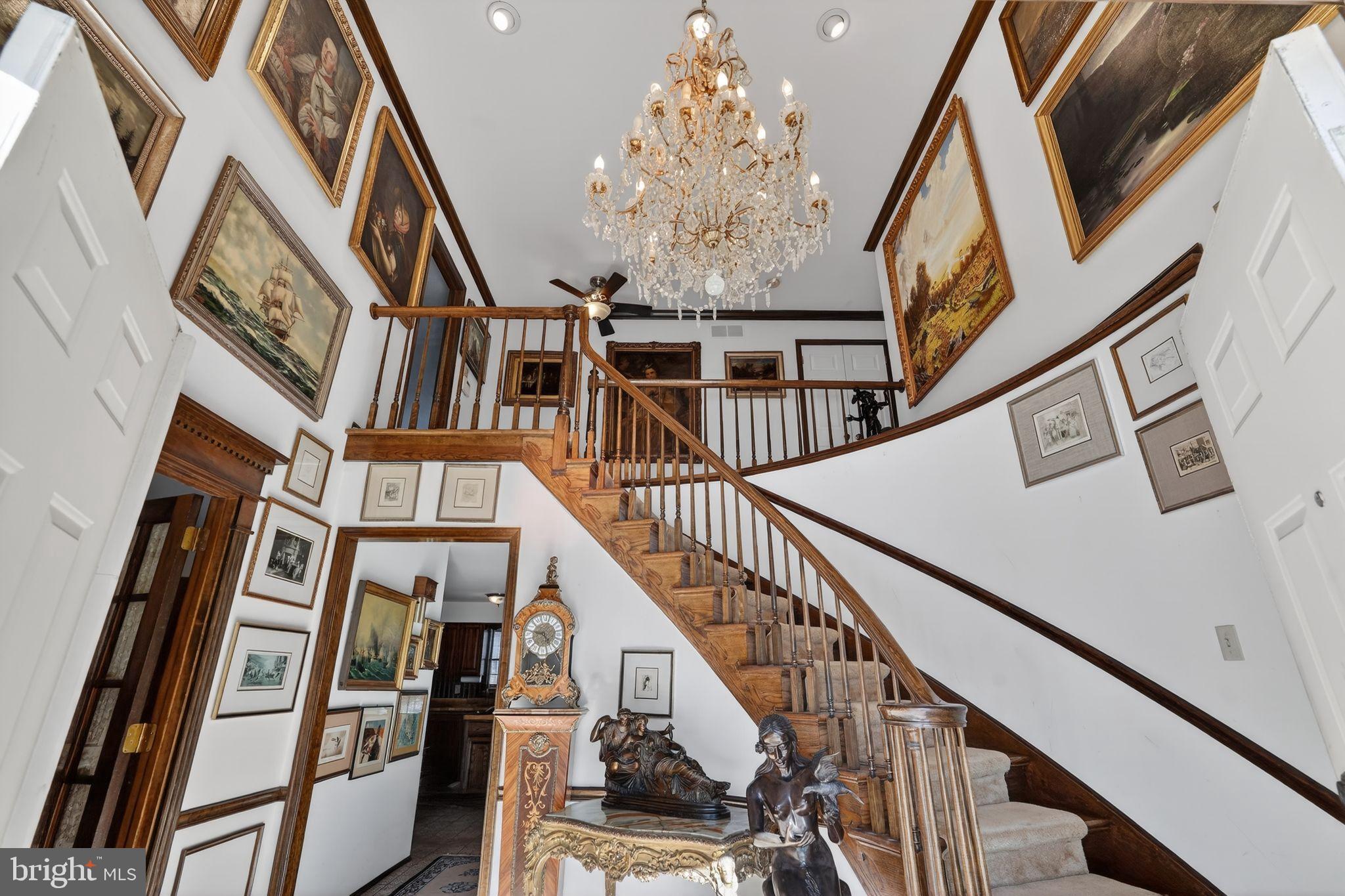 MAKEFIELD CHASE - Residential