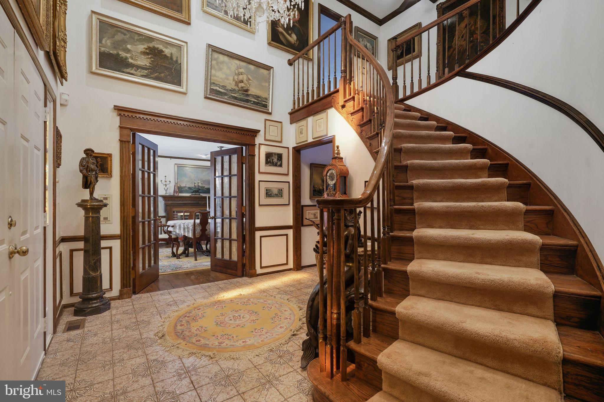 MAKEFIELD CHASE - Residential