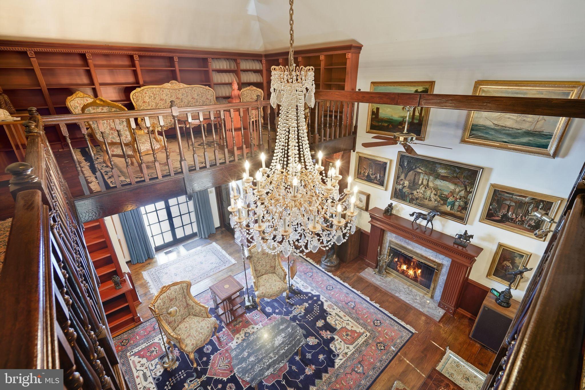 MAKEFIELD CHASE - Residential