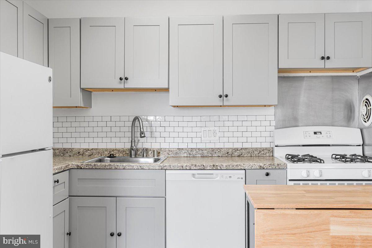 TIMBERLANE VILLAGE GARDEN CONDOMINIUMS - Residential