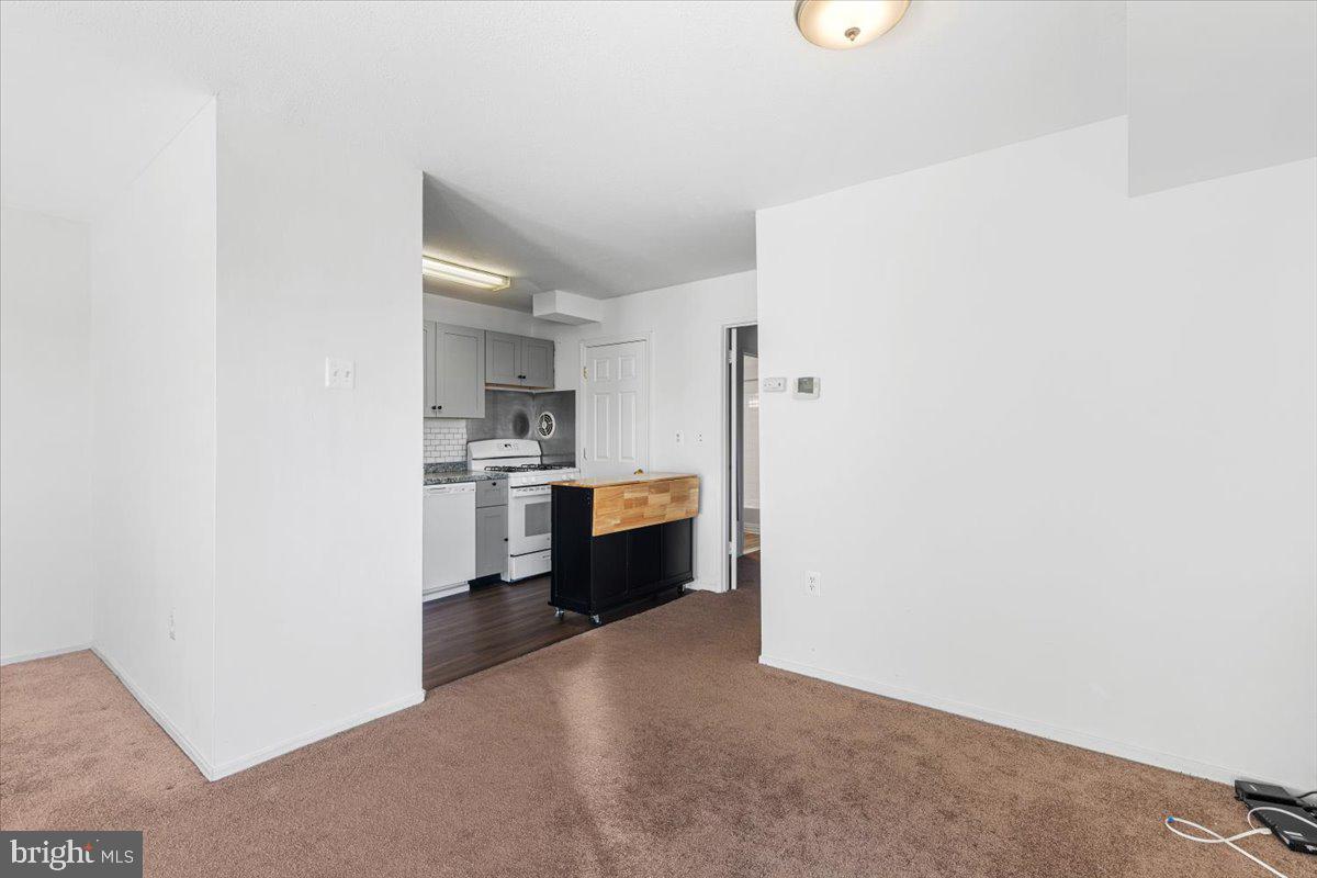 TIMBERLANE VILLAGE GARDEN CONDOMINIUMS - Residential