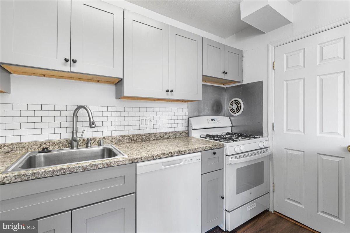 TIMBERLANE VILLAGE GARDEN CONDOMINIUMS - Residential