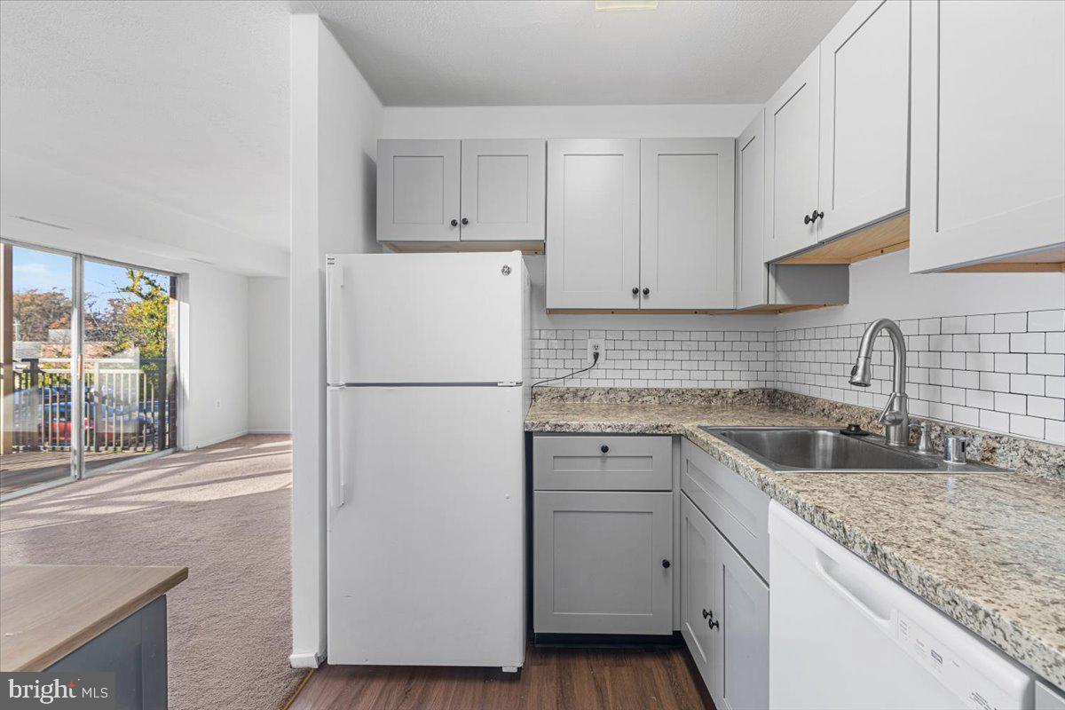 TIMBERLANE VILLAGE GARDEN CONDOMINIUMS - Residential