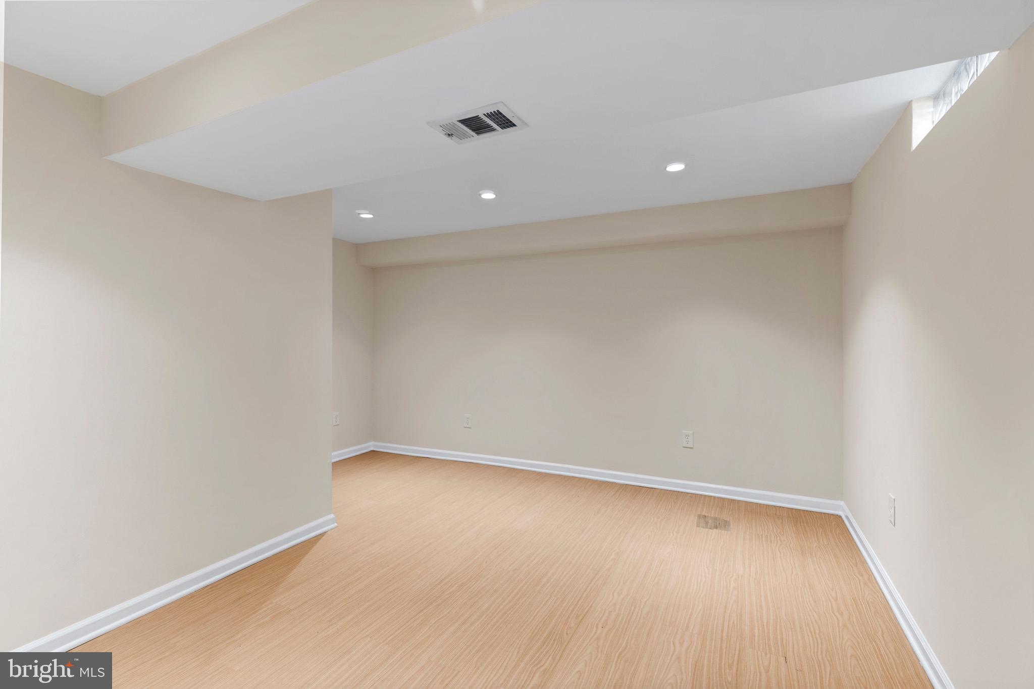 BROOKSHIRE - Residential Lease