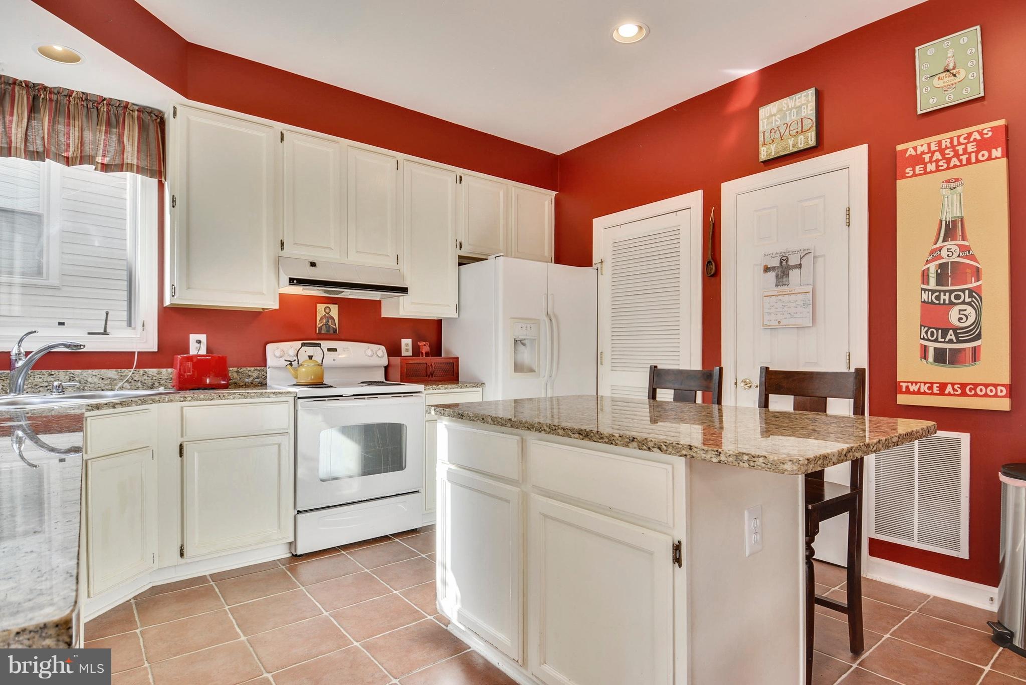 POTOMAC LAKES - Residential