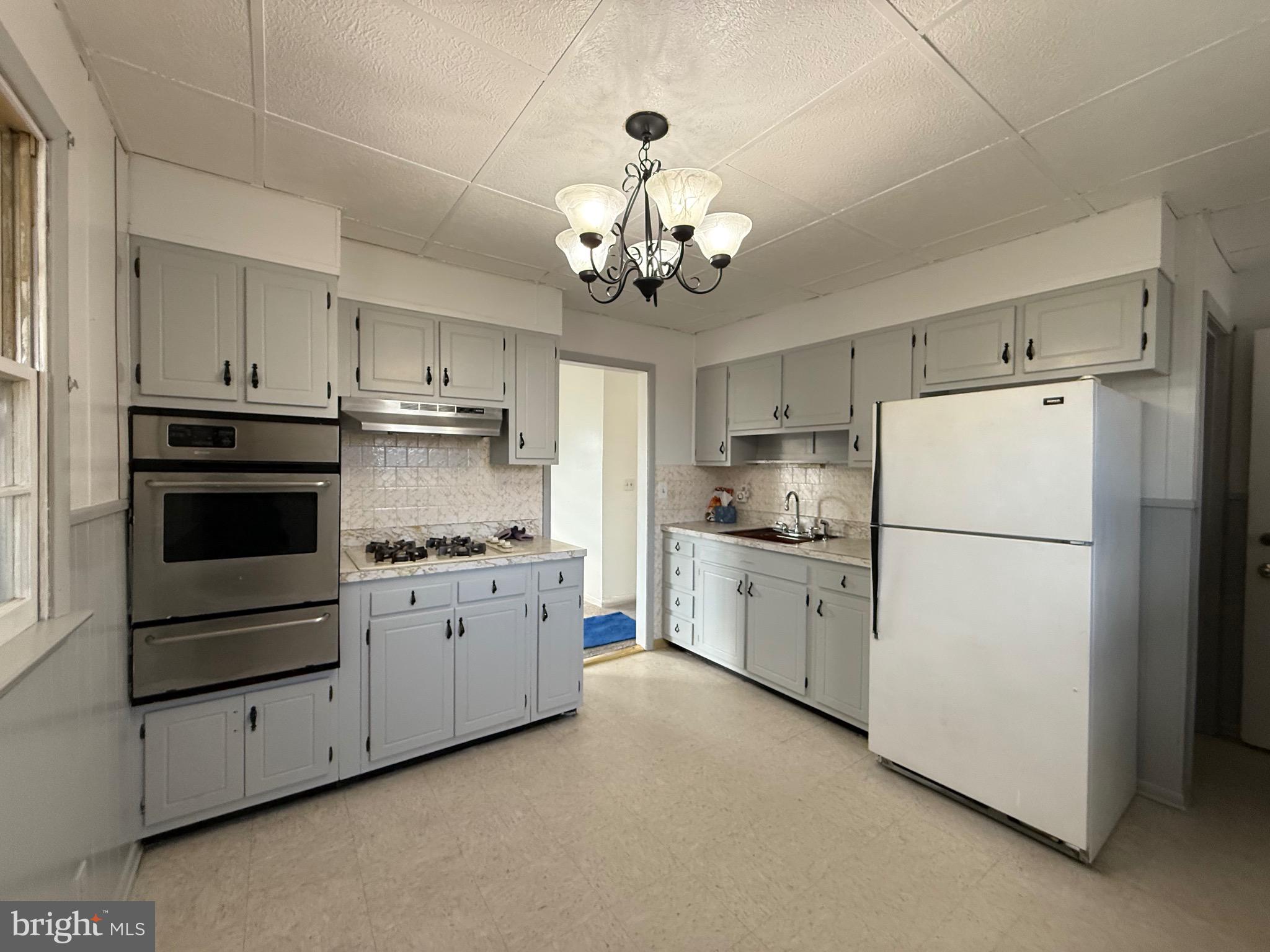 EDGEMERE/SPARROWS POINT - Residential Lease
