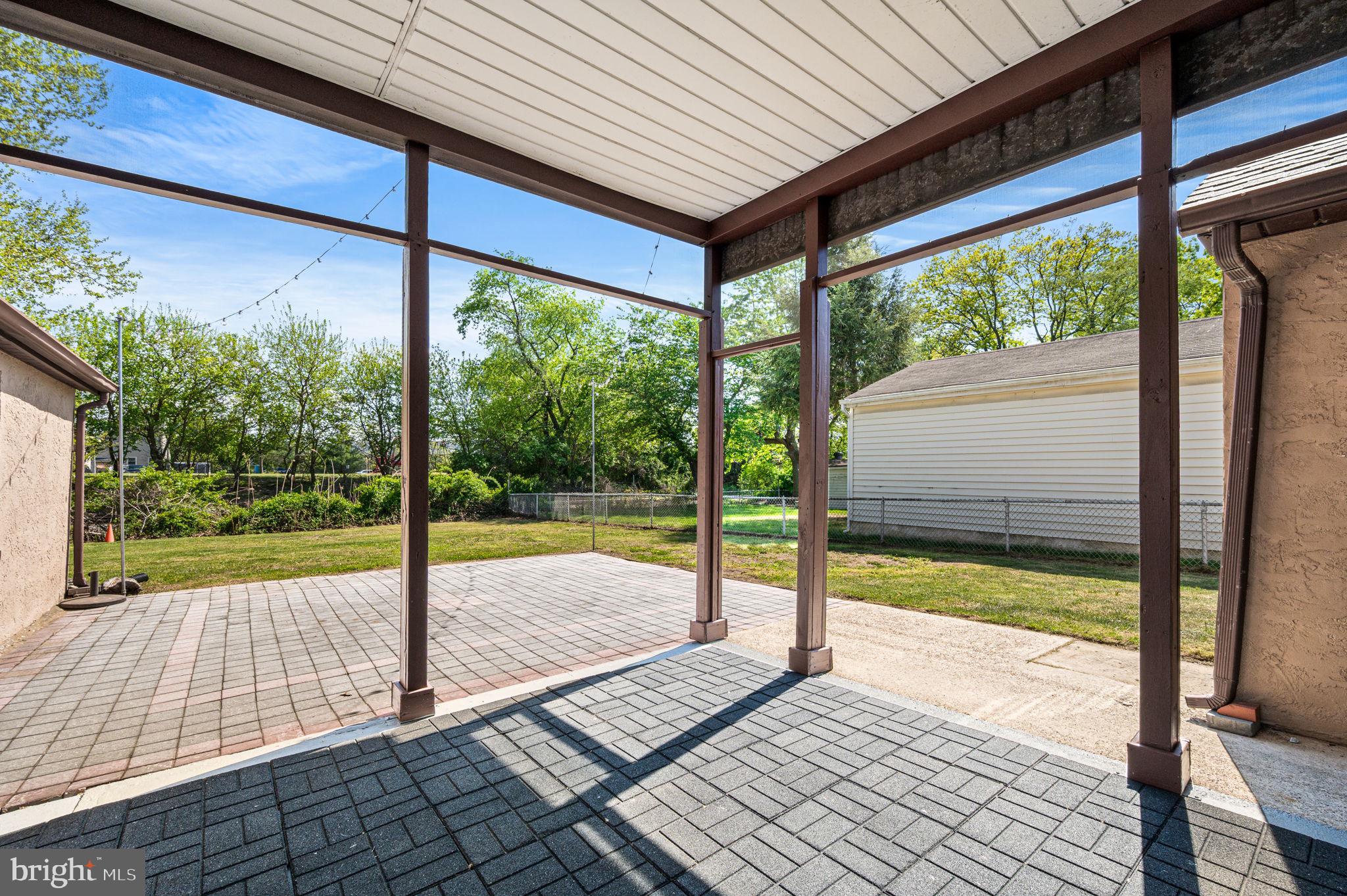 LESTER - Residential