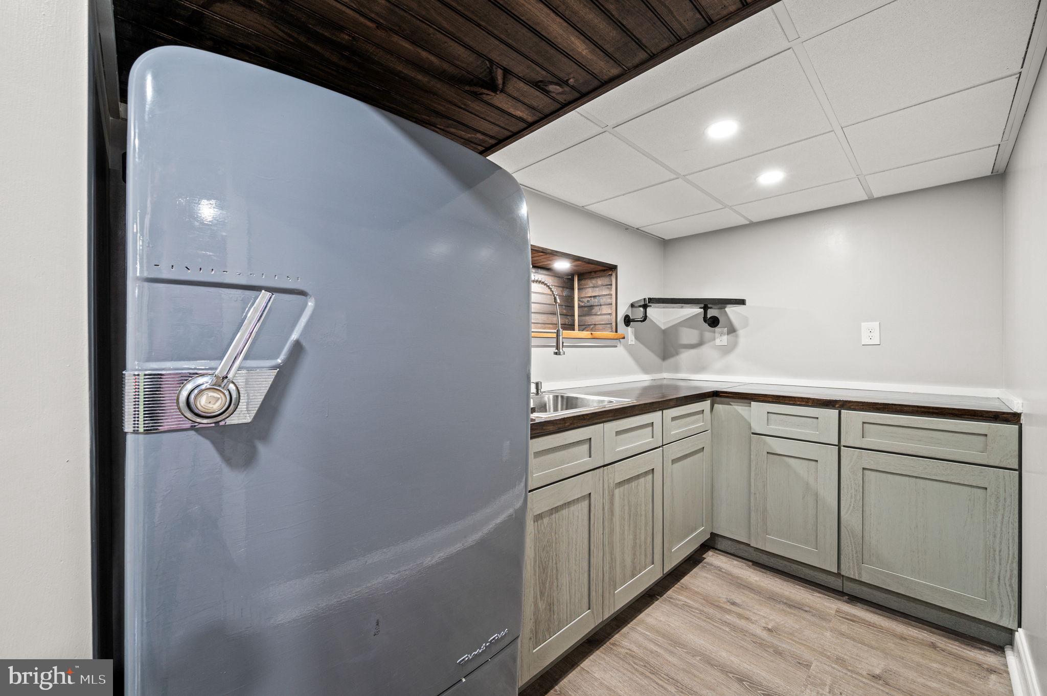 LESTER - Residential