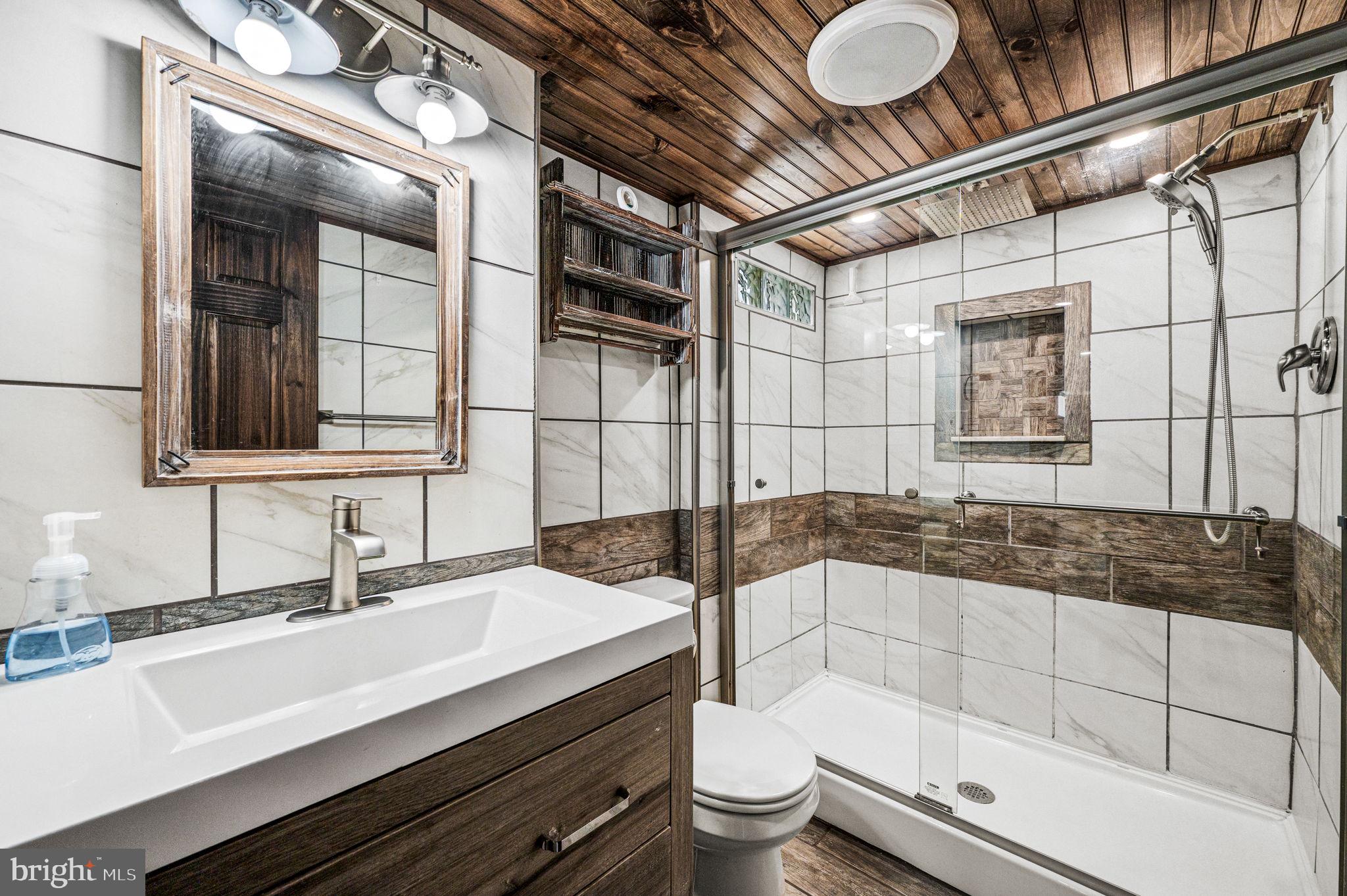 LESTER - Residential