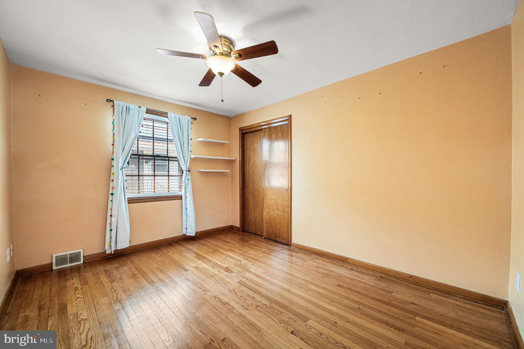 LESTER - Residential