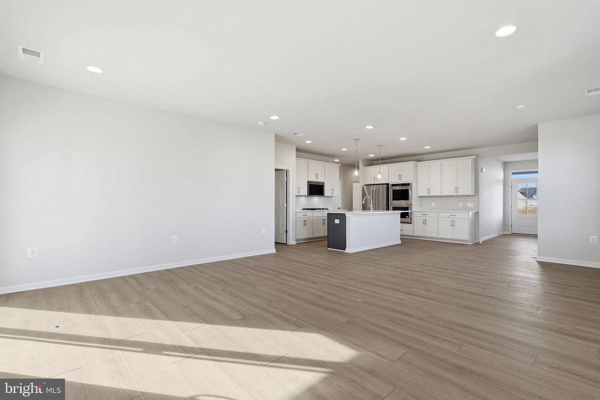 HIATT POINTE AT SNOWDEN BRIDGE - Residential