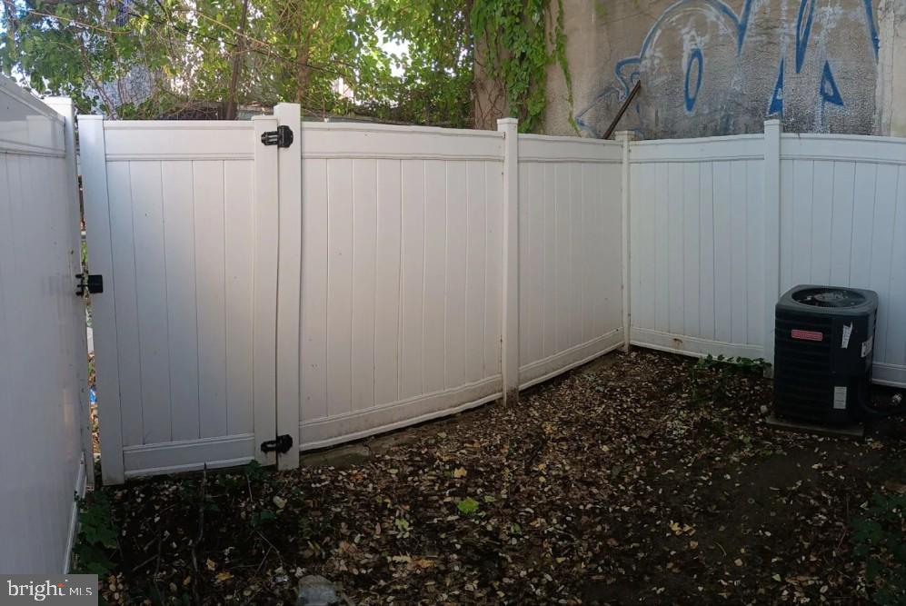 KENSINGTON - Residential Lease