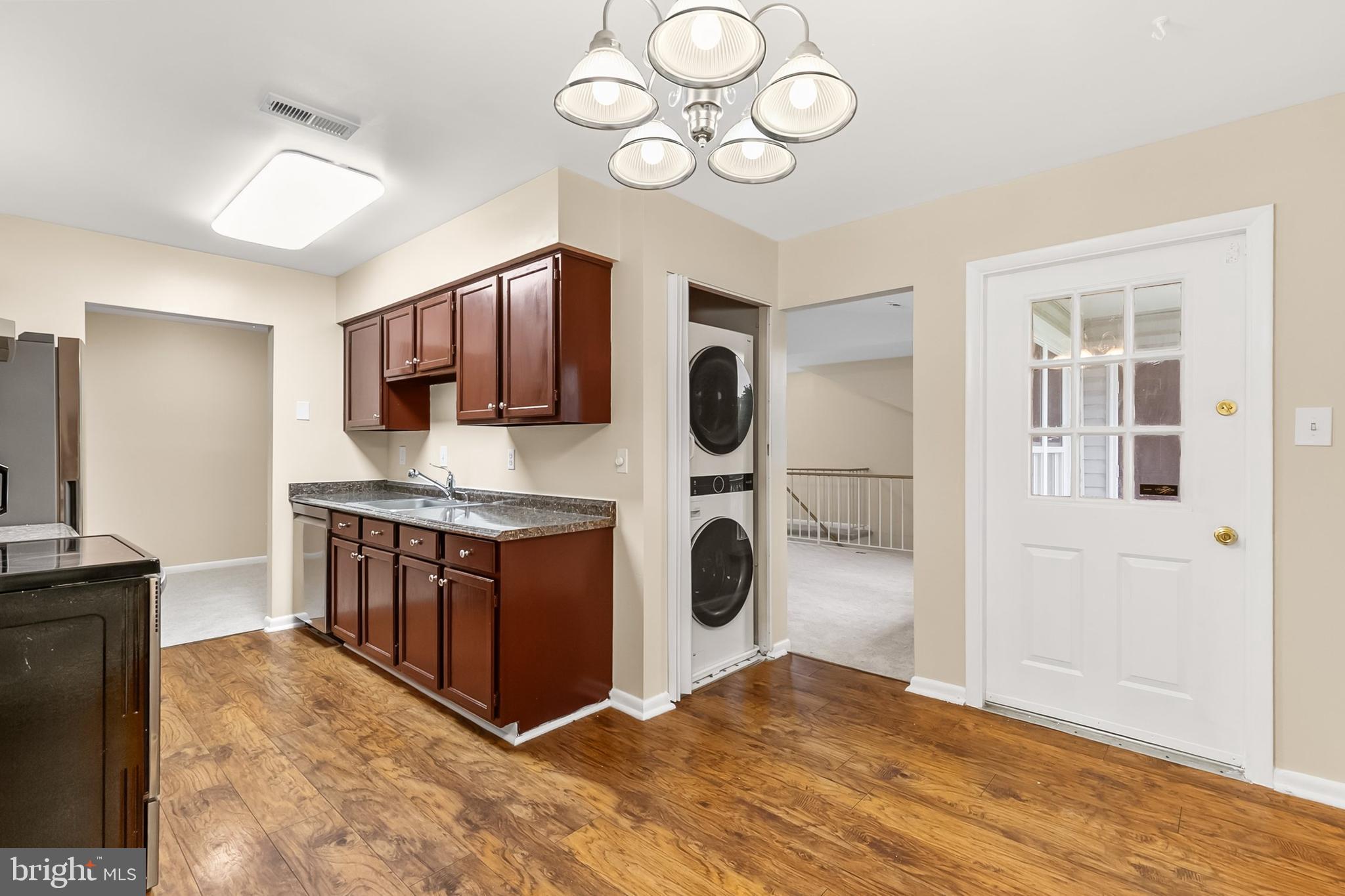 HOMELAND VILLAGE - Residential