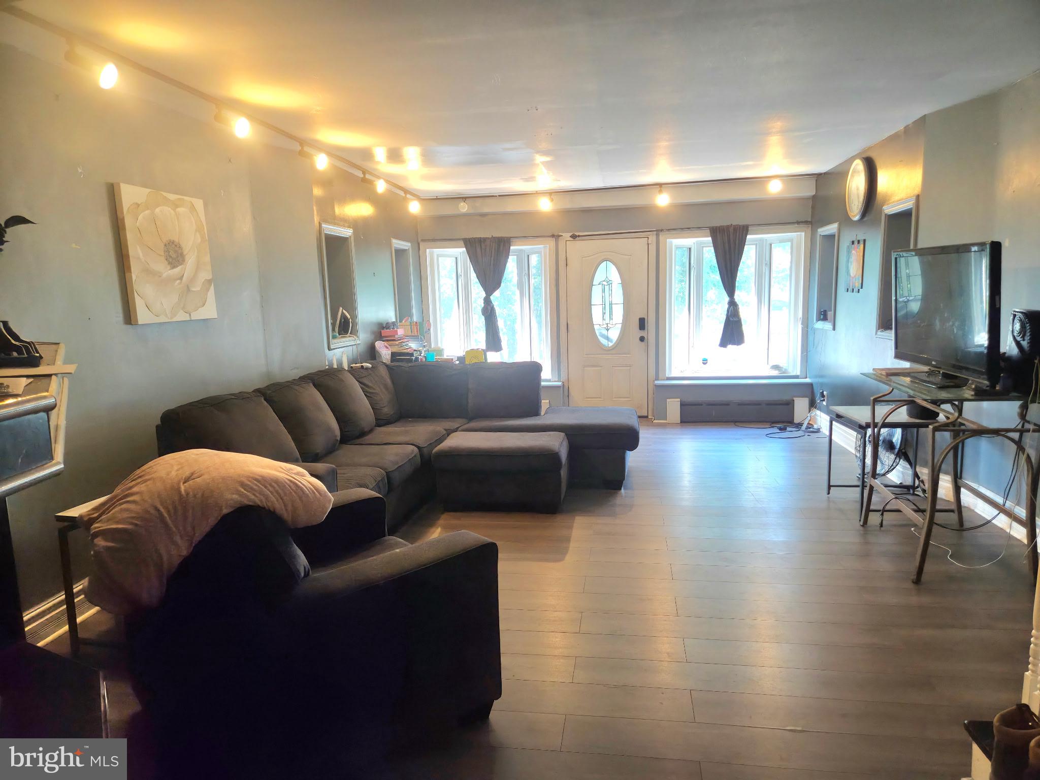 216 E ROOSEVELT BOULEVARD