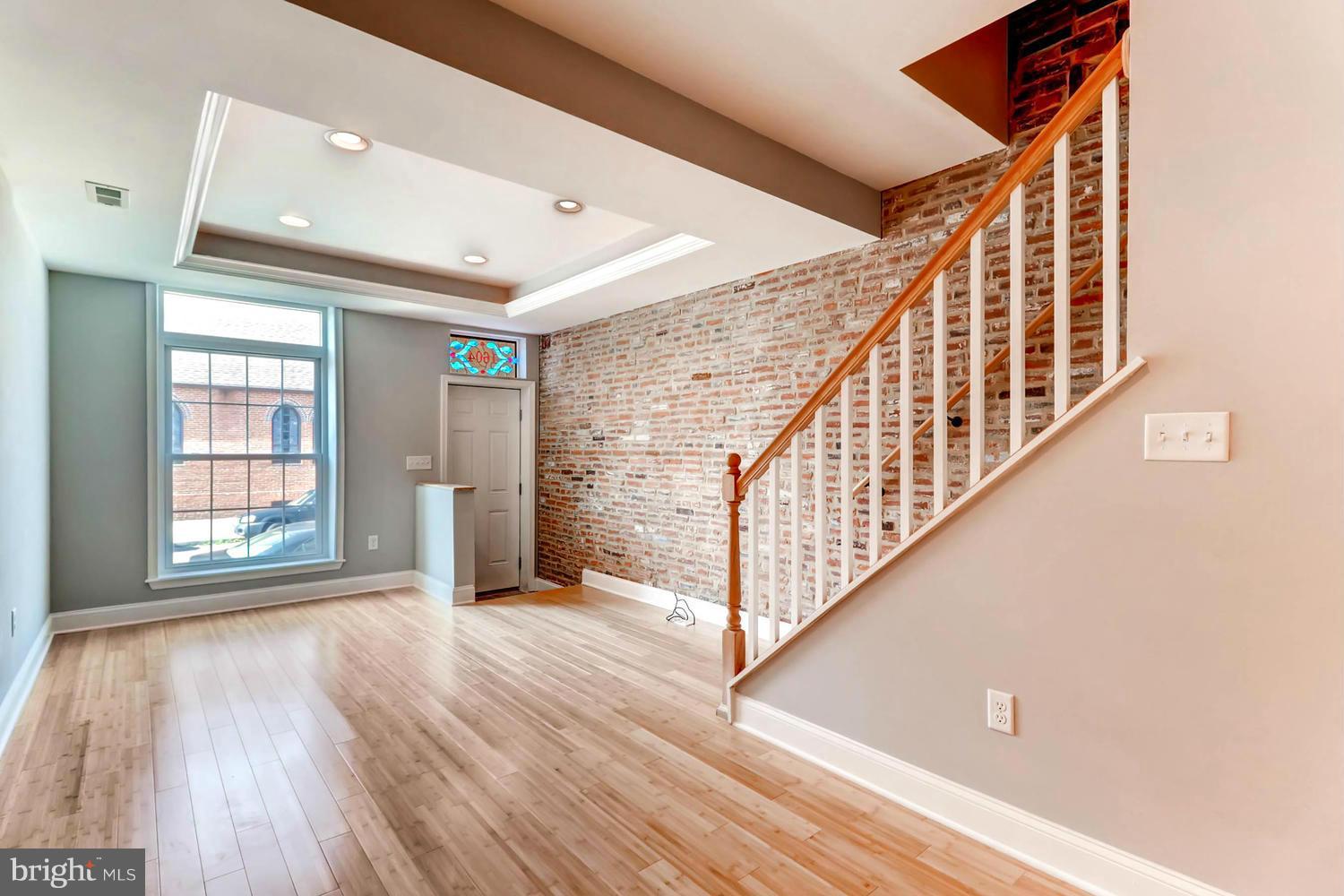 LOCUST POINT - Residential