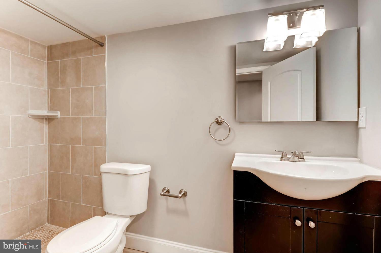 LOCUST POINT - Residential