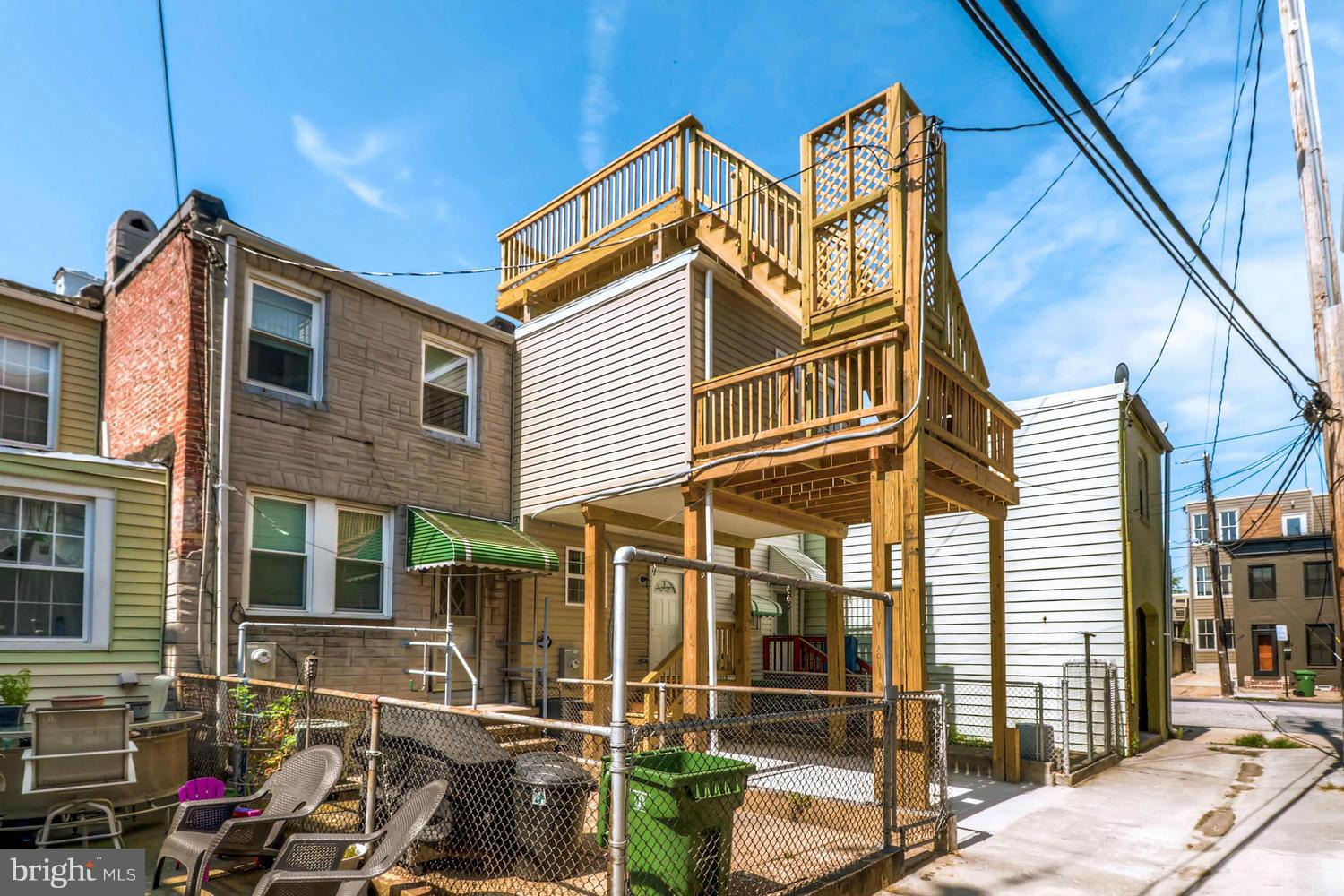 LOCUST POINT - Residential