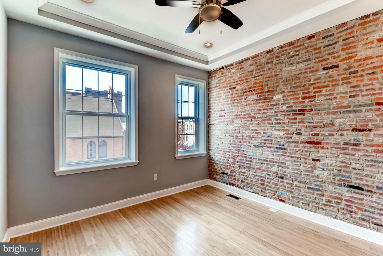 LOCUST POINT - Residential