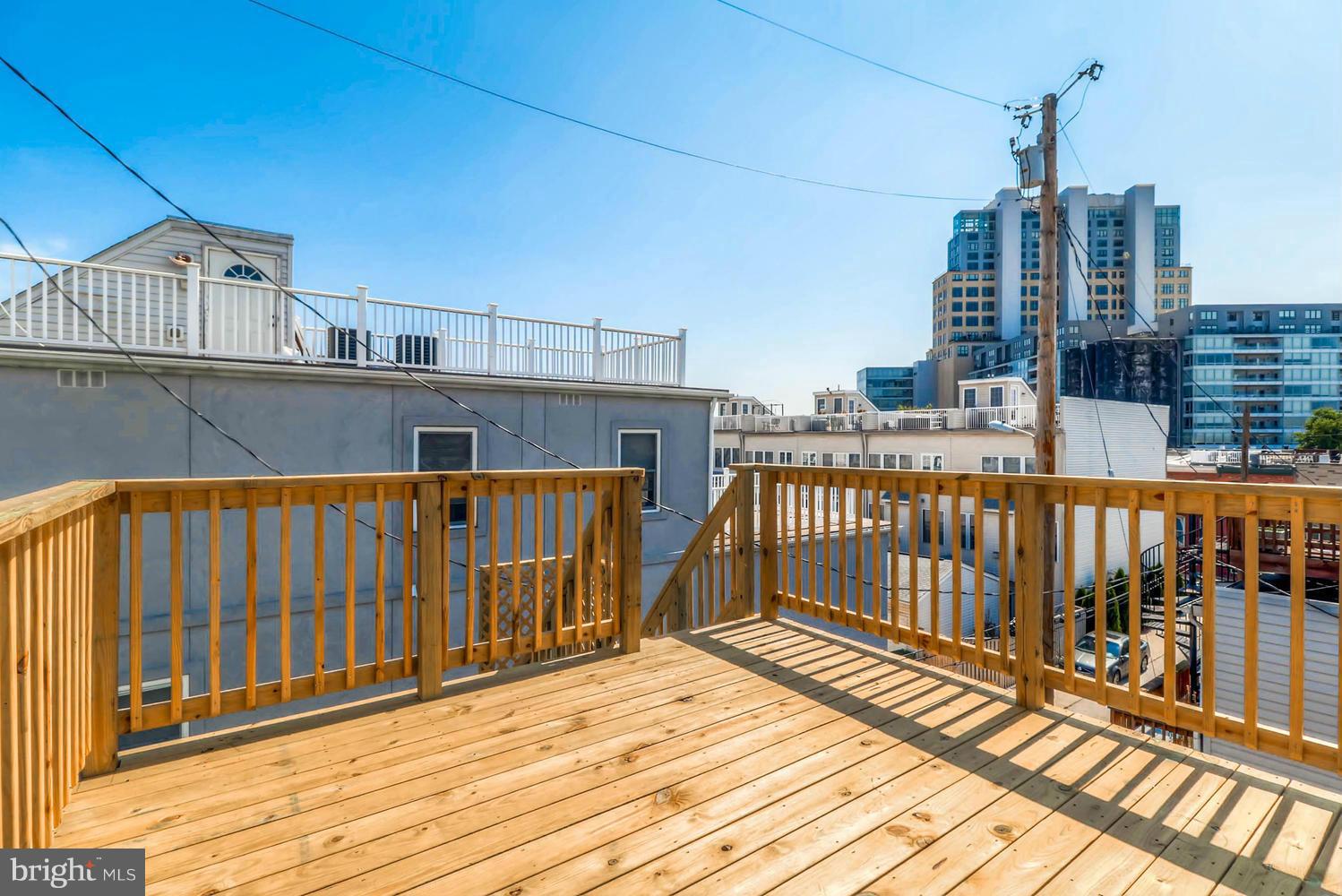 LOCUST POINT - Residential