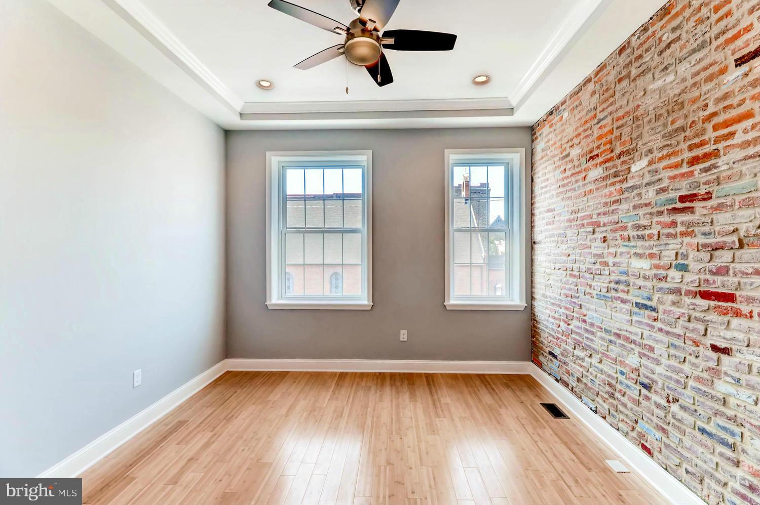 LOCUST POINT - Residential