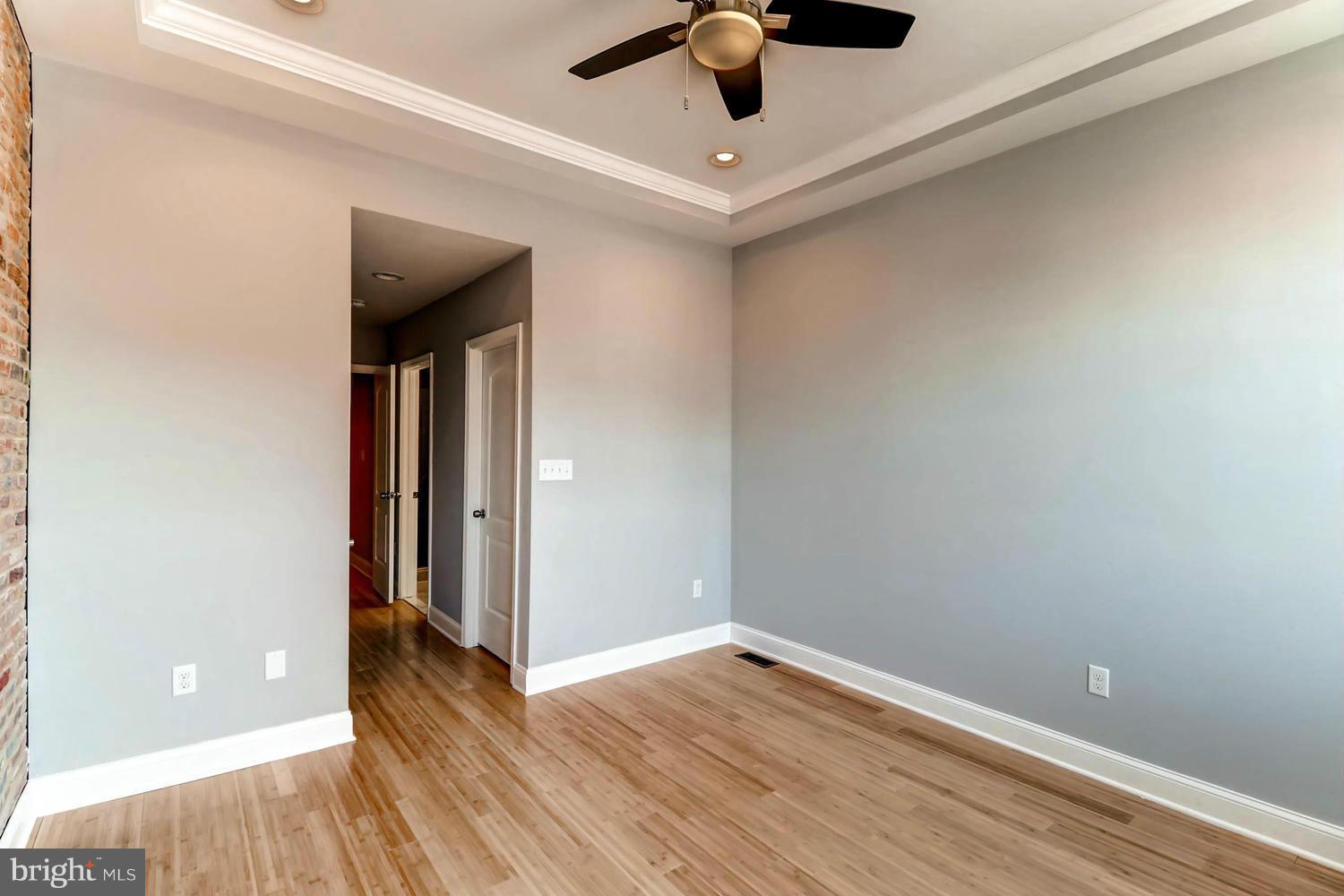 LOCUST POINT - Residential