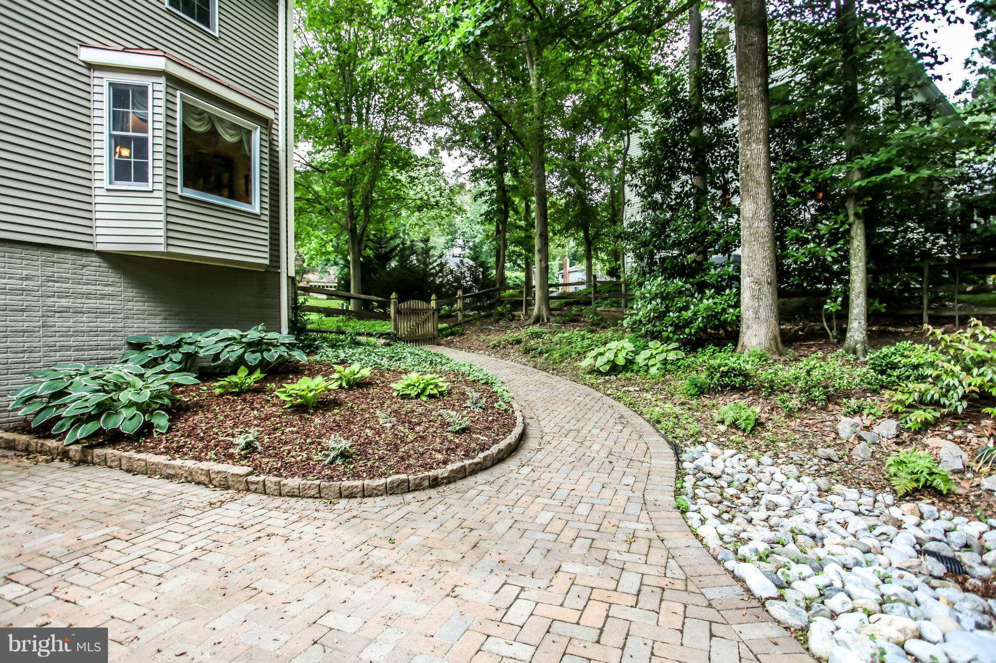 LAKE RIDGE - Residential