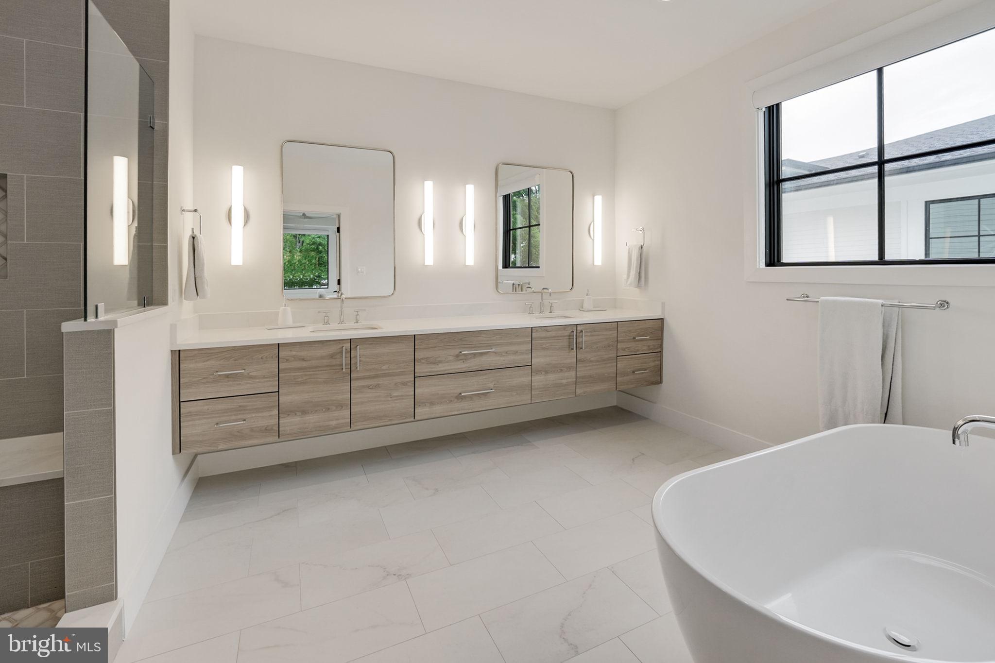 WEST VIENNA WOODS - Residential