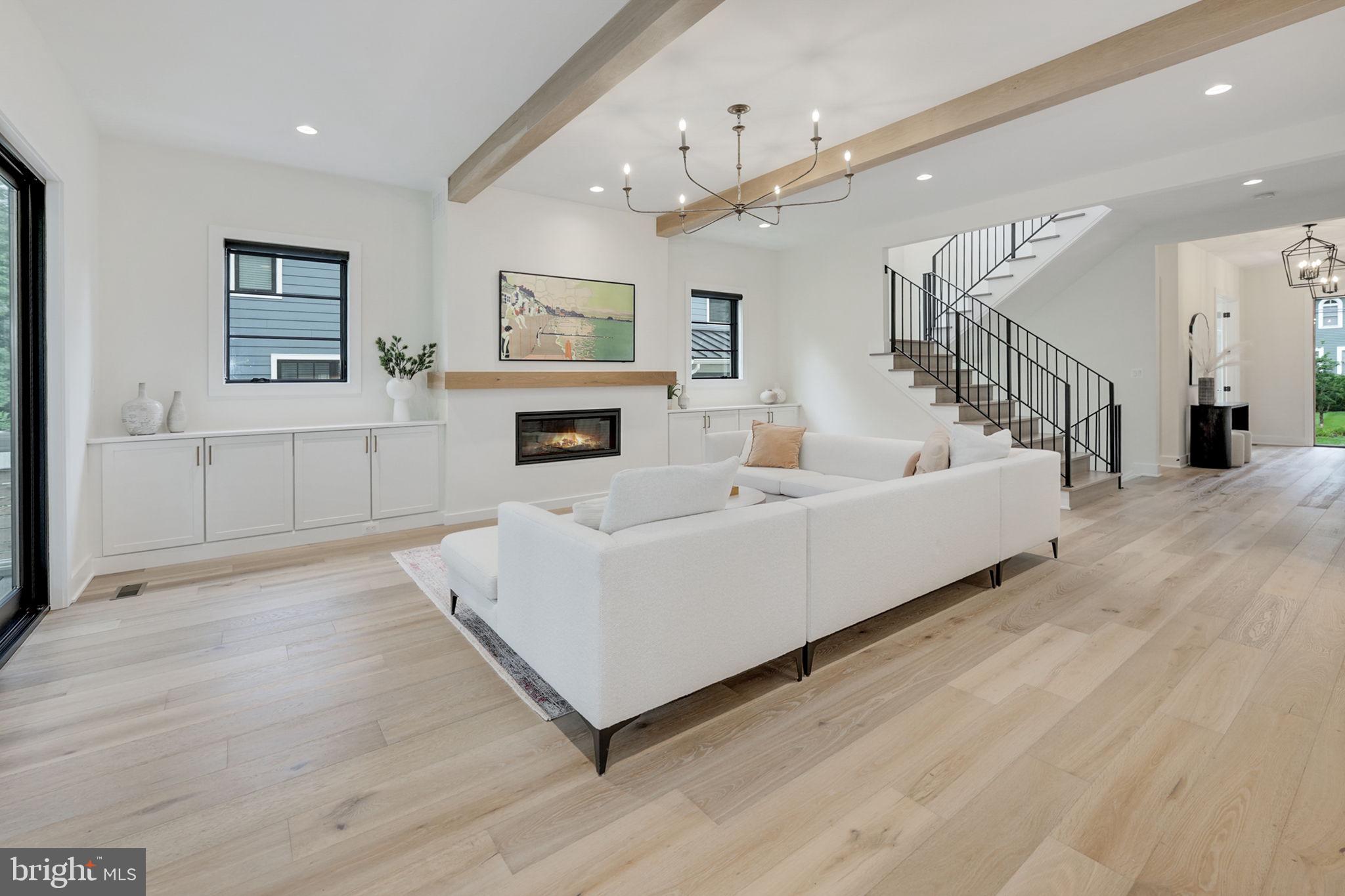 WEST VIENNA WOODS - Residential