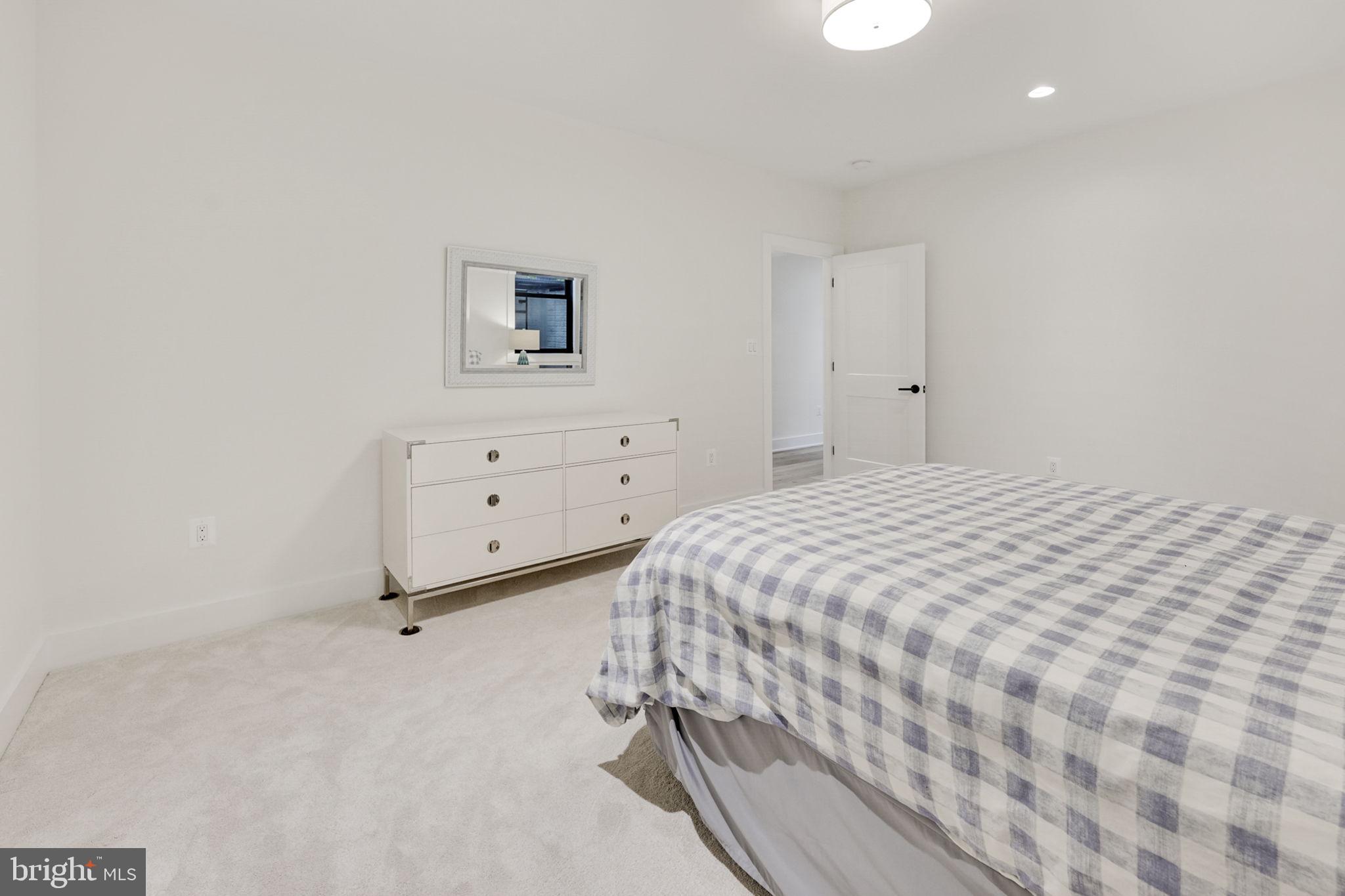 WEST VIENNA WOODS - Residential