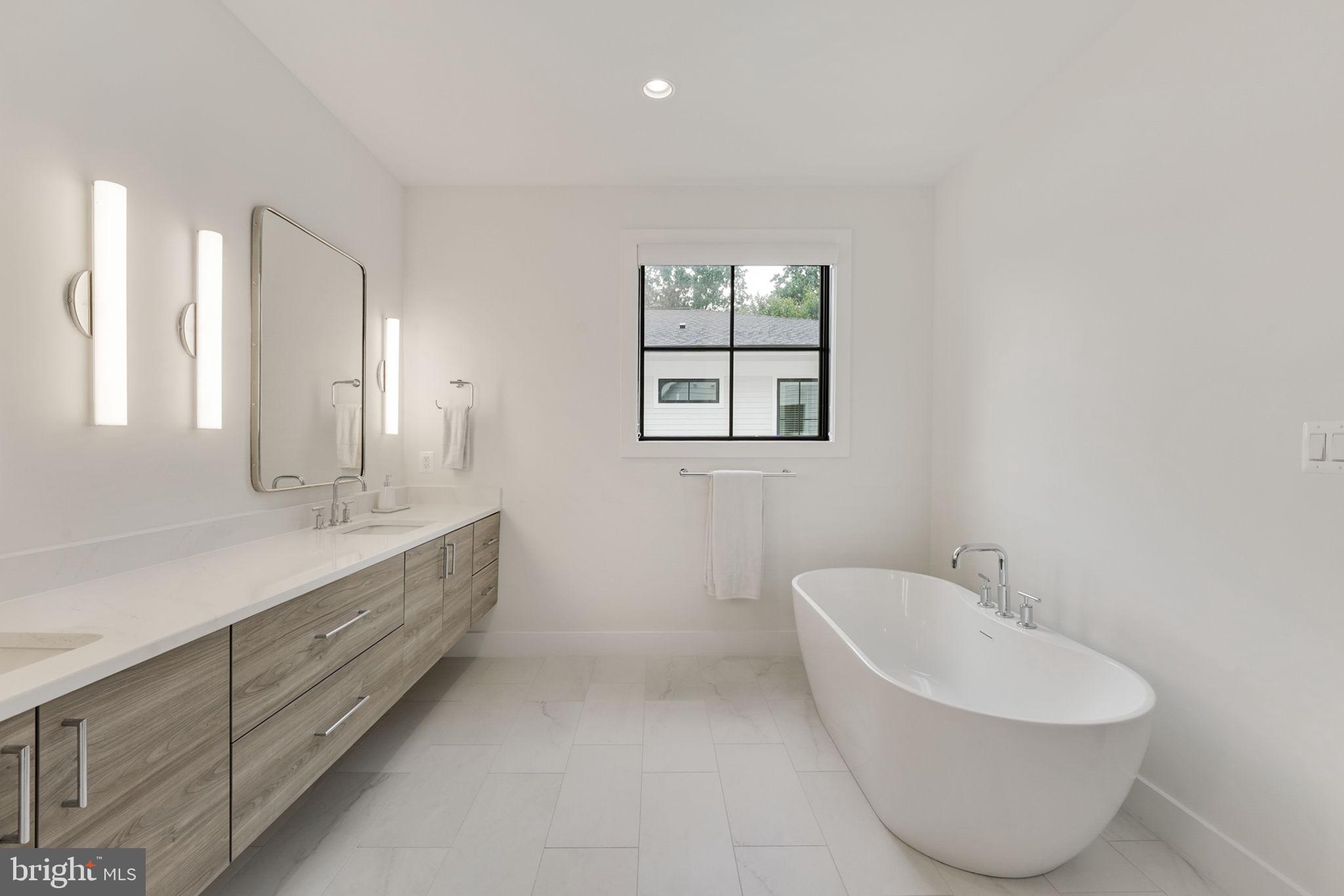 WEST VIENNA WOODS - Residential