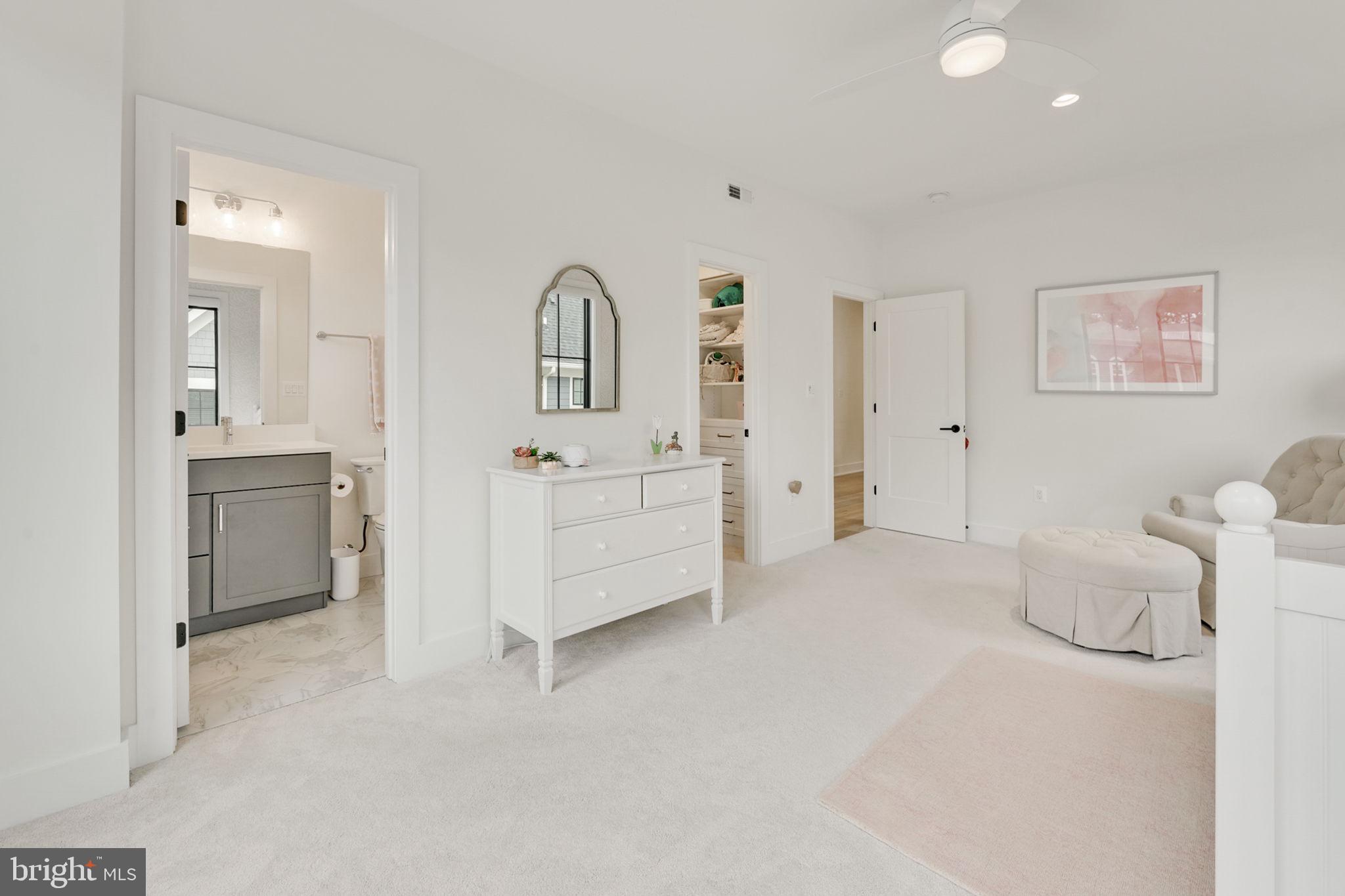 WEST VIENNA WOODS - Residential