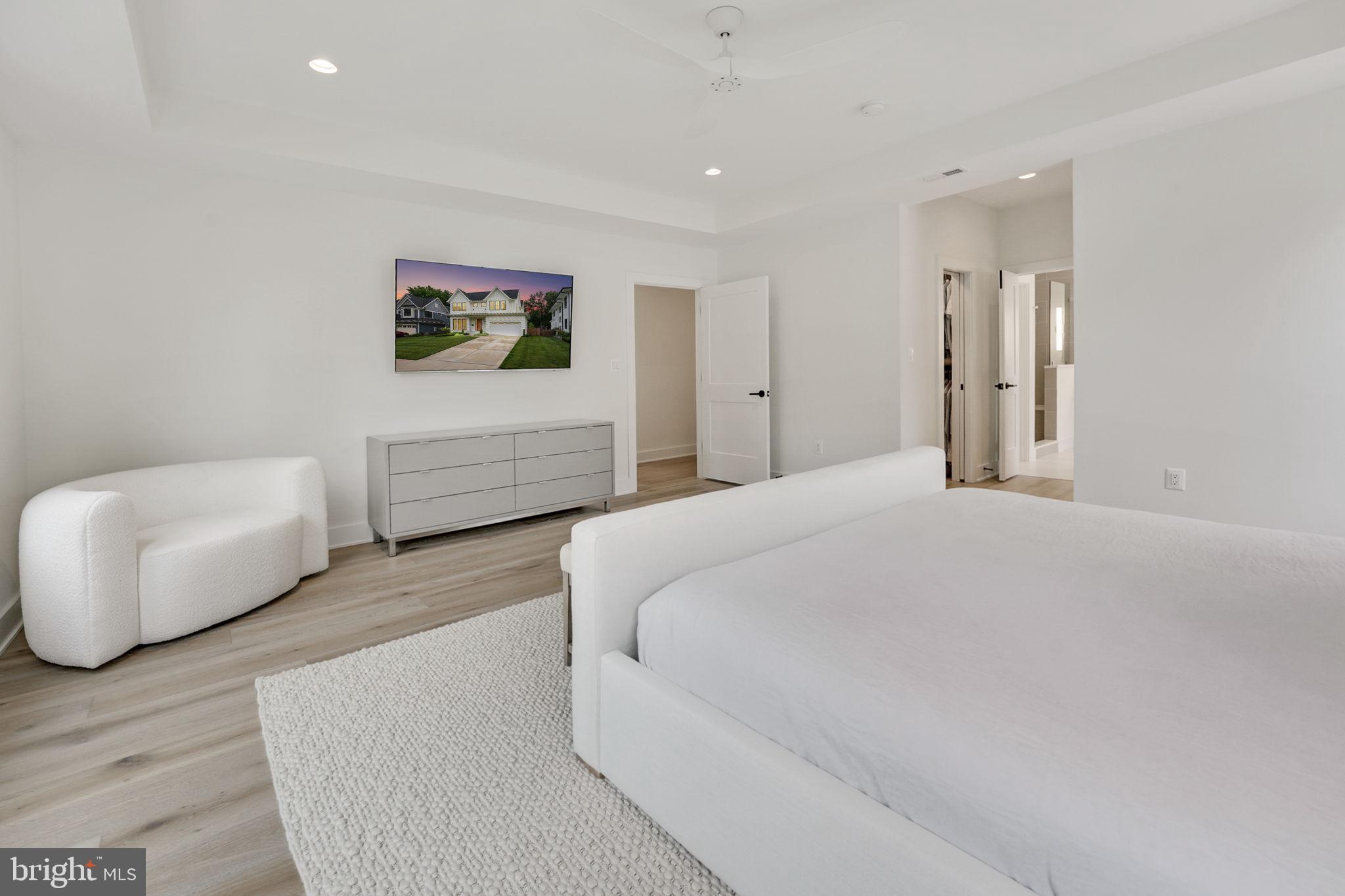 WEST VIENNA WOODS - Residential