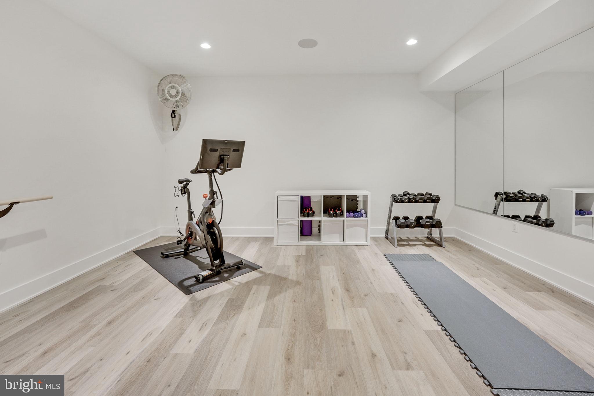 WEST VIENNA WOODS - Residential