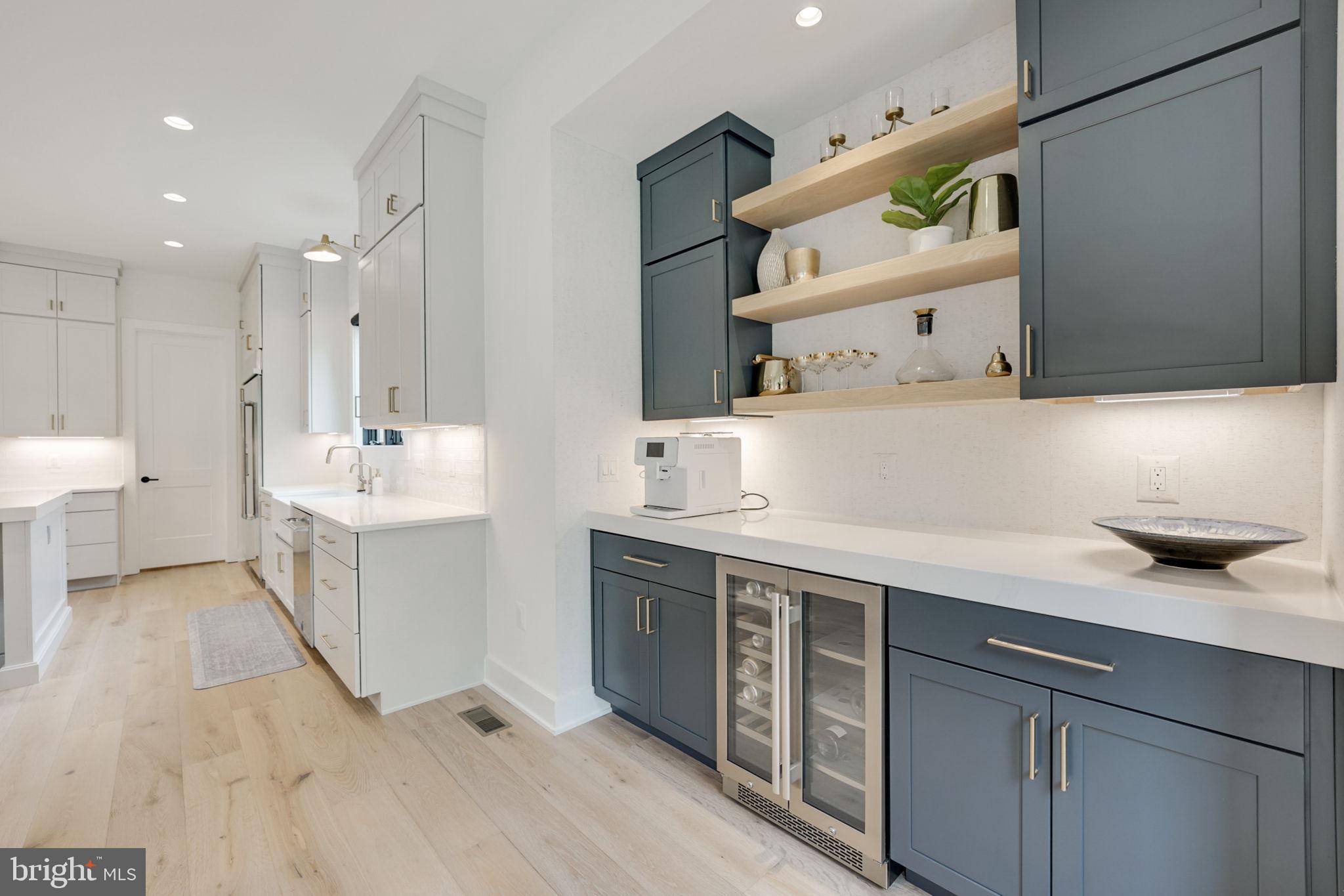 WEST VIENNA WOODS - Residential