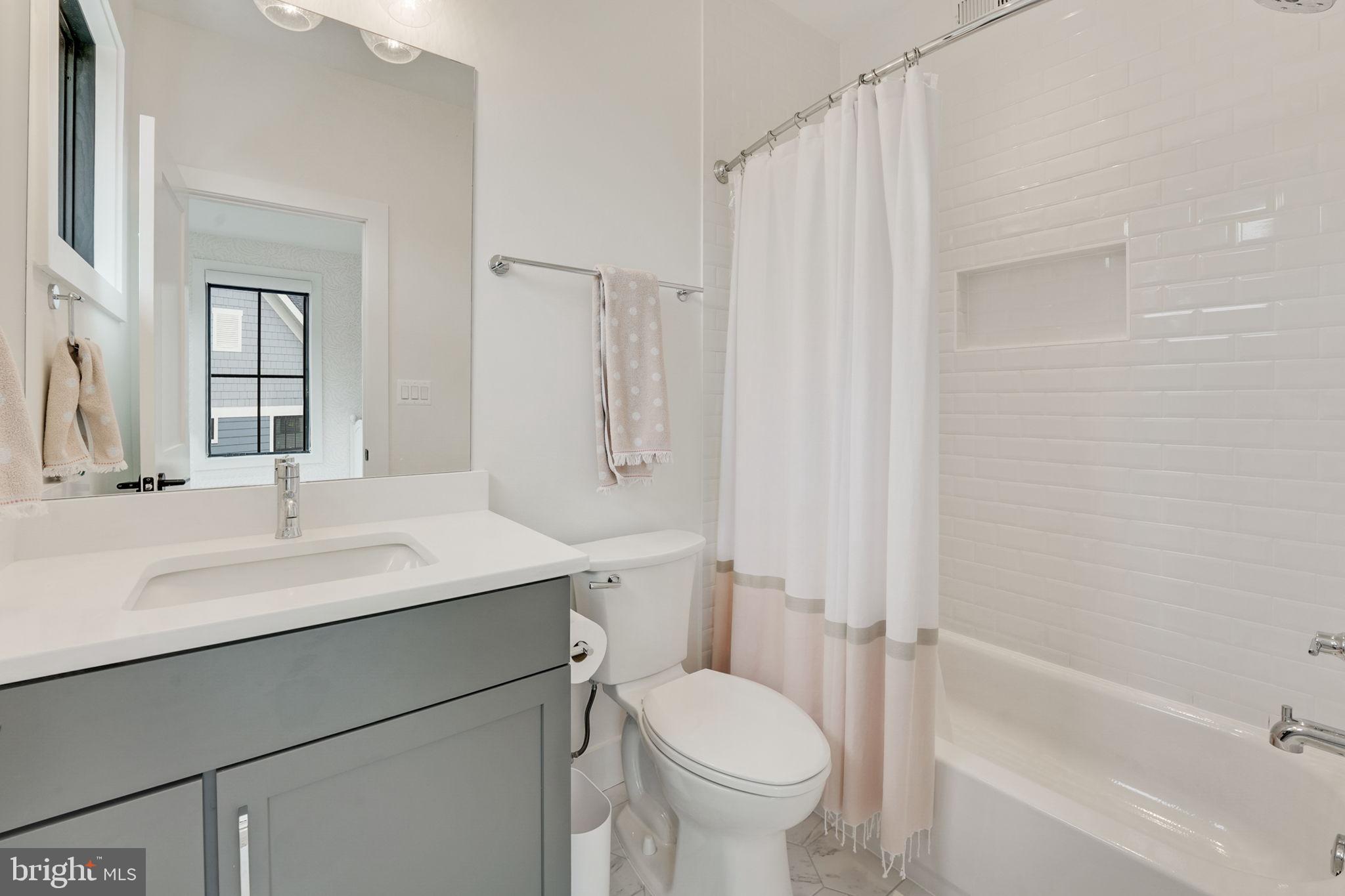 WEST VIENNA WOODS - Residential