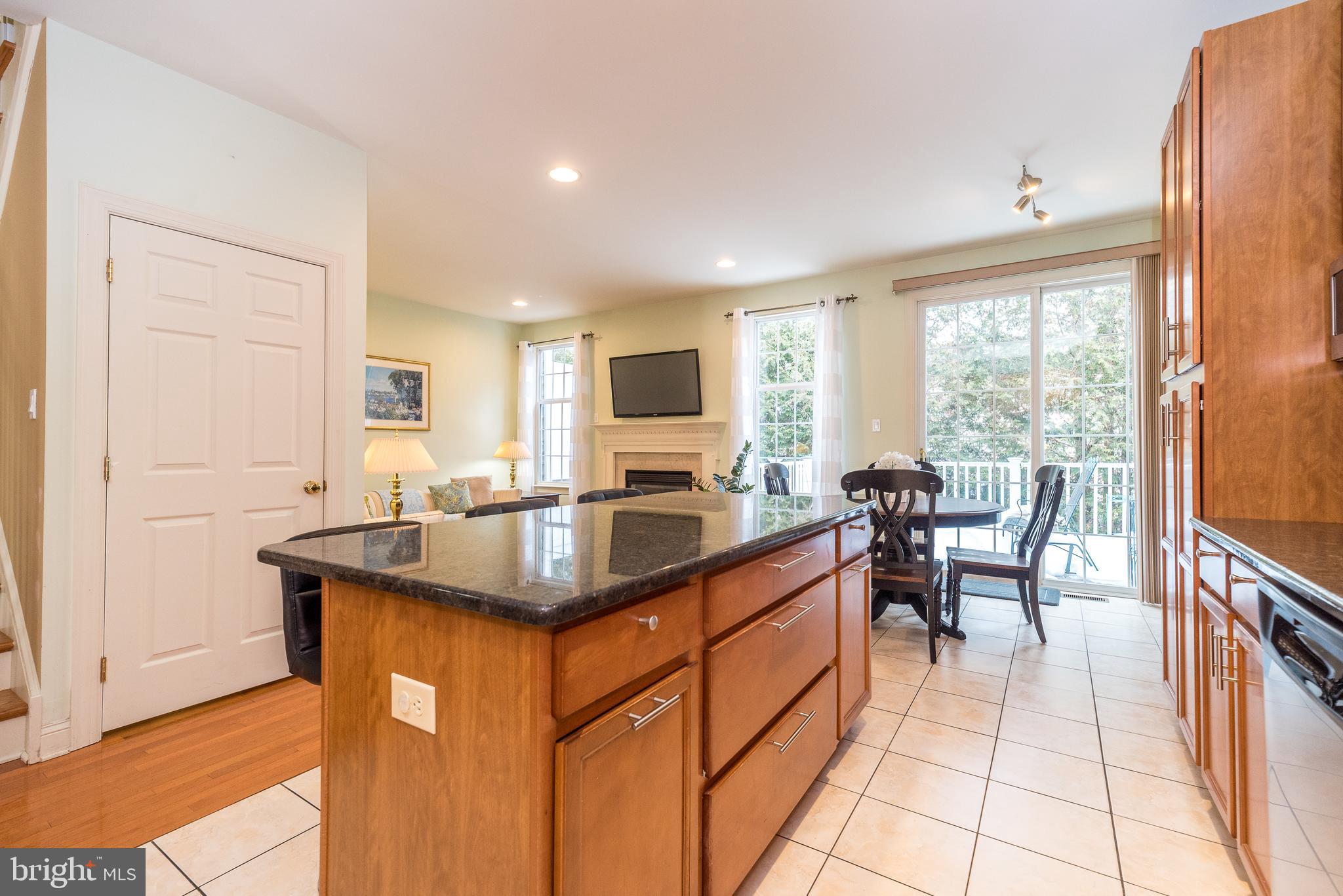 OXFORD LANE - Residential