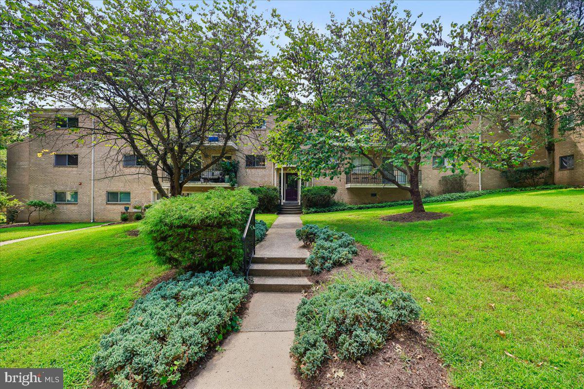 10624 MONTROSE AVENUE 103