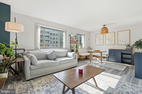 Photo of 1200 S Arlington Ridge Road #614, ARLINGTON, VA 22202 (MLS # VAAR2072464)