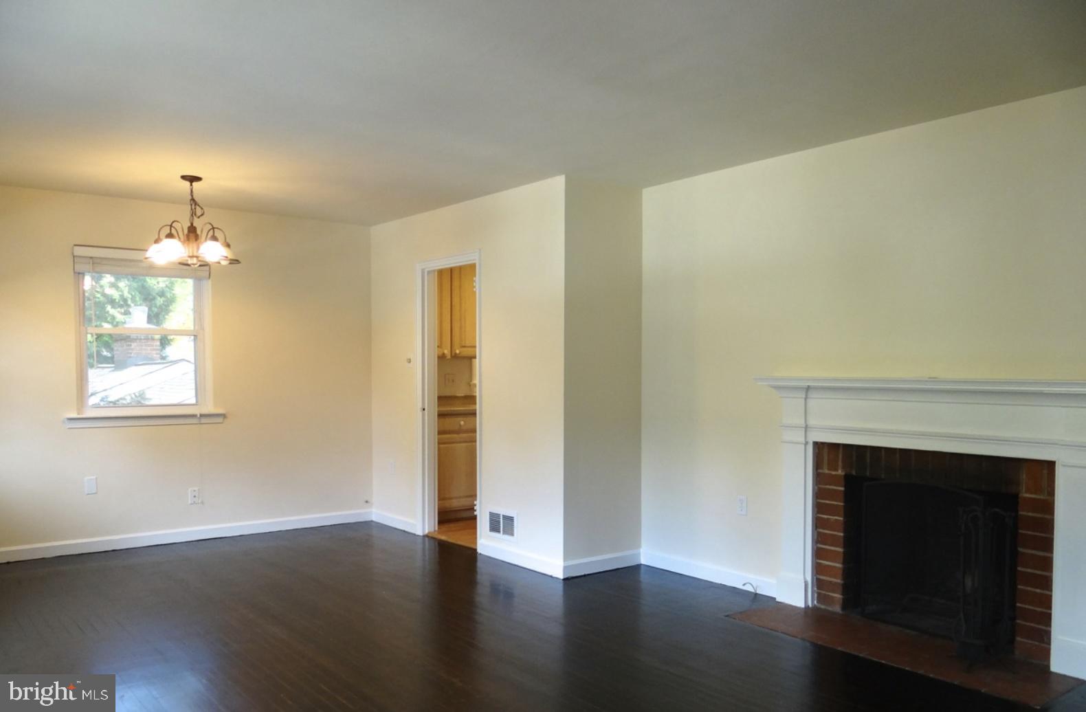 121 WHITMOOR TERRACE