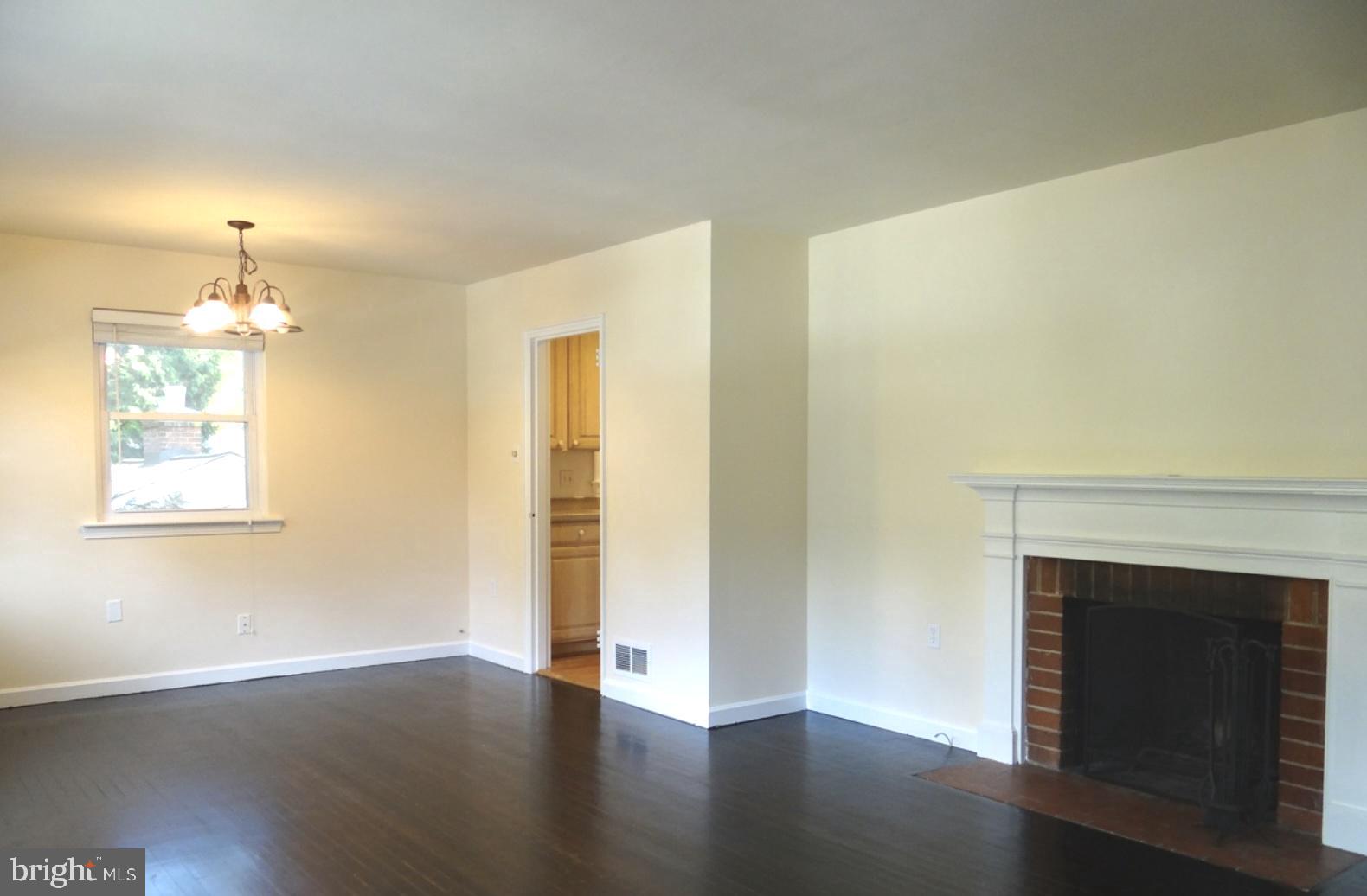 121 WHITMOOR TERRACE